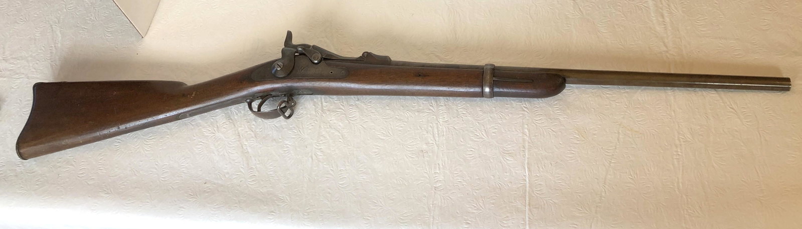 U.S. Springfield Model 1873 trapdoor carbine: serial no 1422?3 inspector mark p, 21" barrel cut down from 22" ages ago. See photos