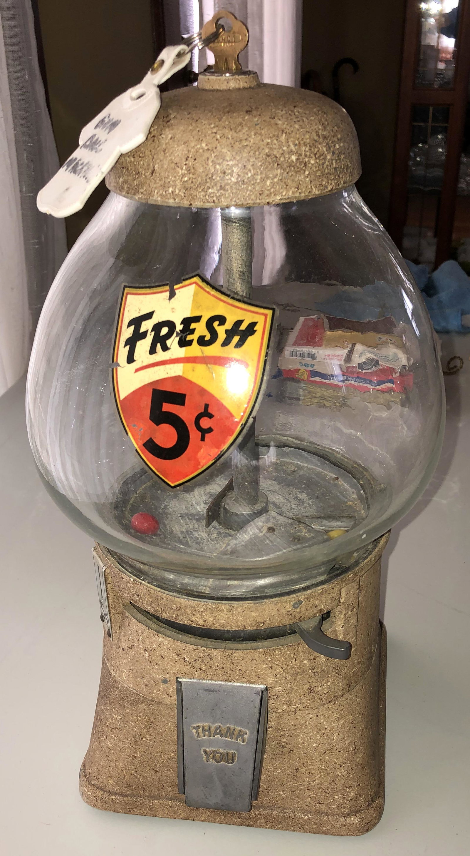 Vintage 5 cent Regal Gumball Machine with key: note on bottom see pictures