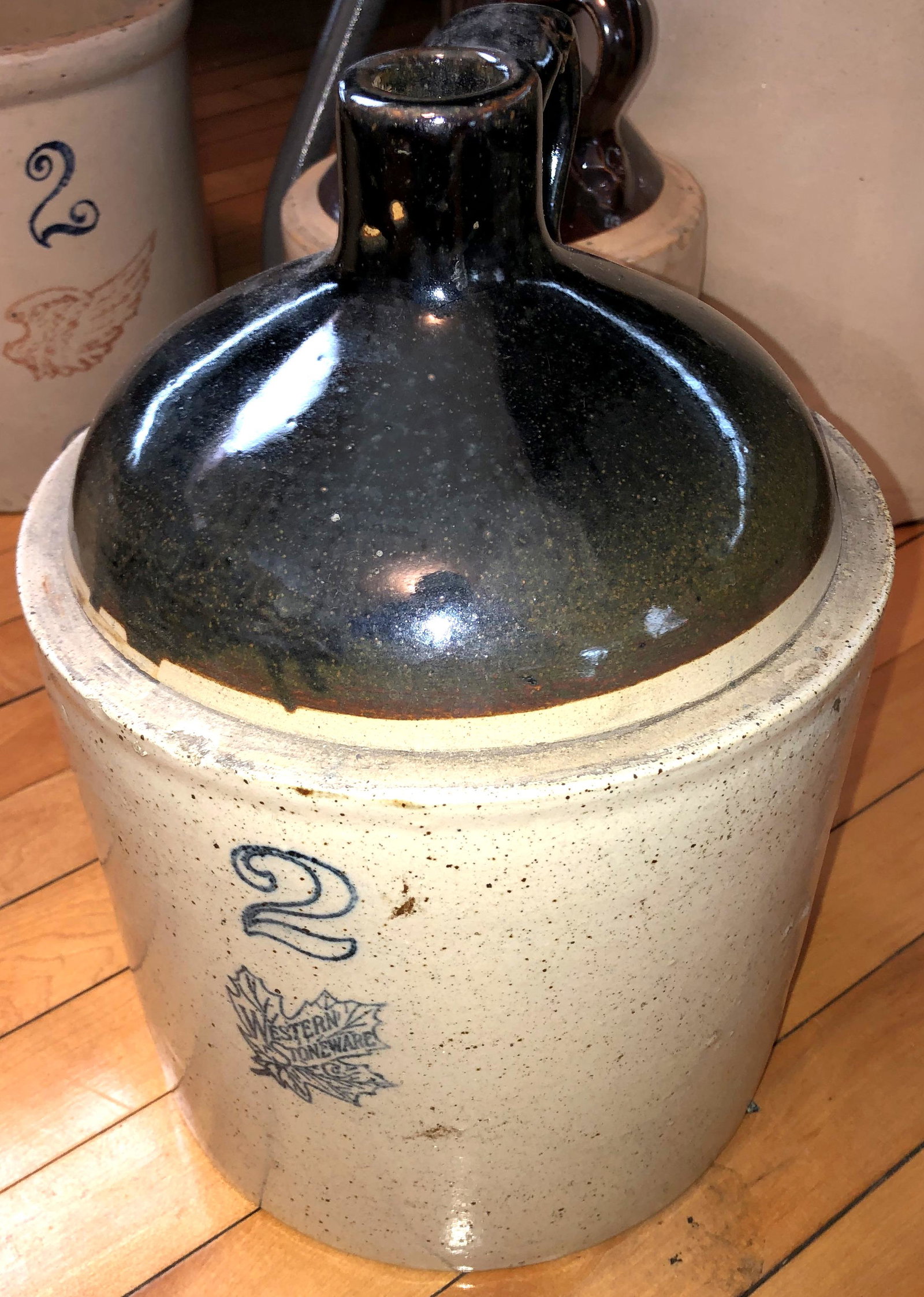 2 gallon Western Stoneware brown top jug: nice color with leaf dÃ©cor