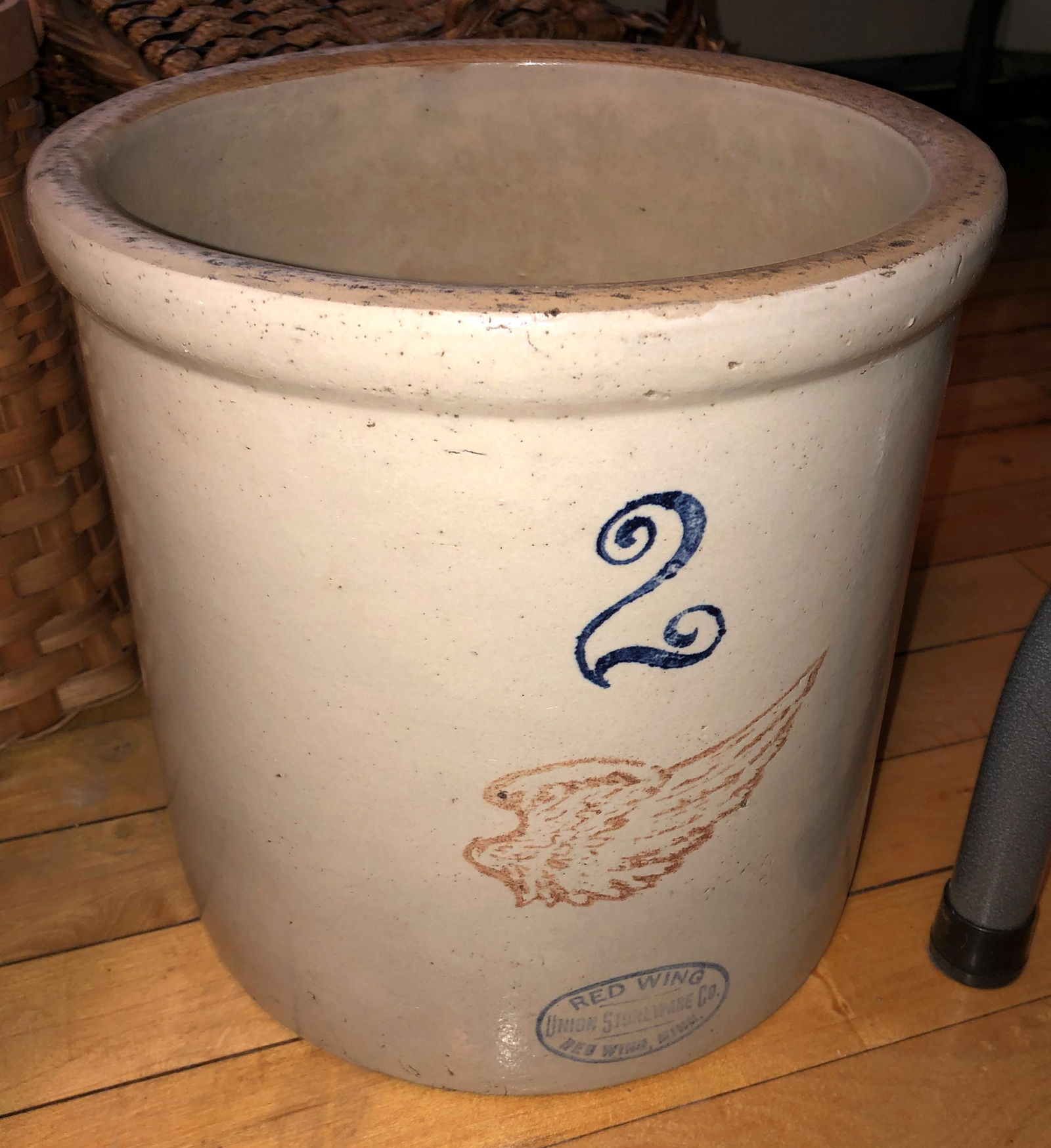 2 gallon Red Wing stoneware crock: large wing
