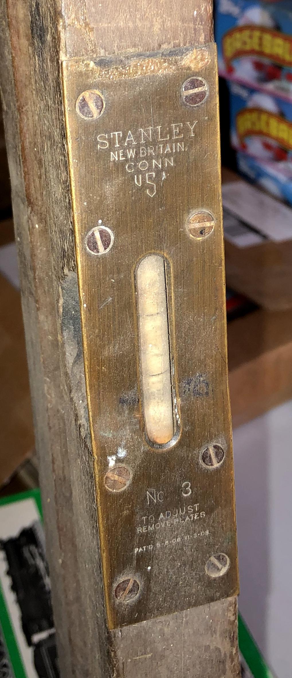 Stanley Level: No. 3 wood level with brass