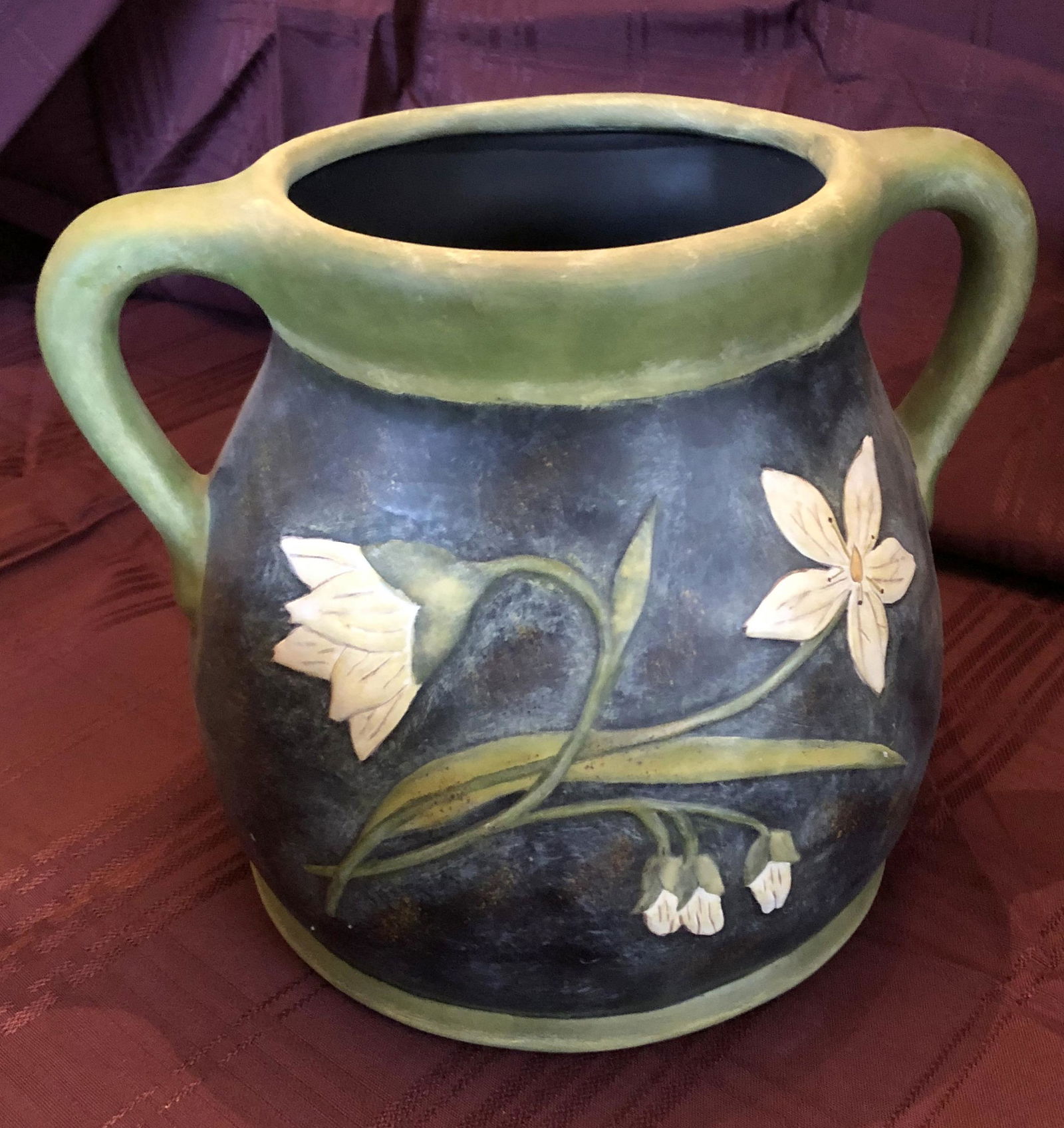 Lang & Wise Pottery Large Bean Pot: NOT FOOD SAFE! Aprox 7-1/2" tall x 5-1/2" dia, by Karen Hillard Good