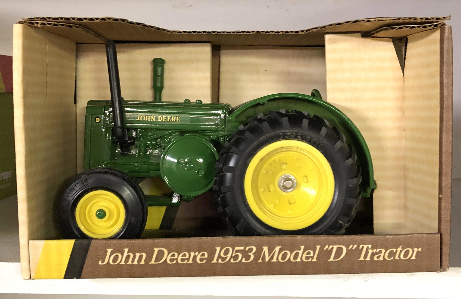 Dicast Scale Model John Deere Tractor: 1953 Model "D" never removed from package