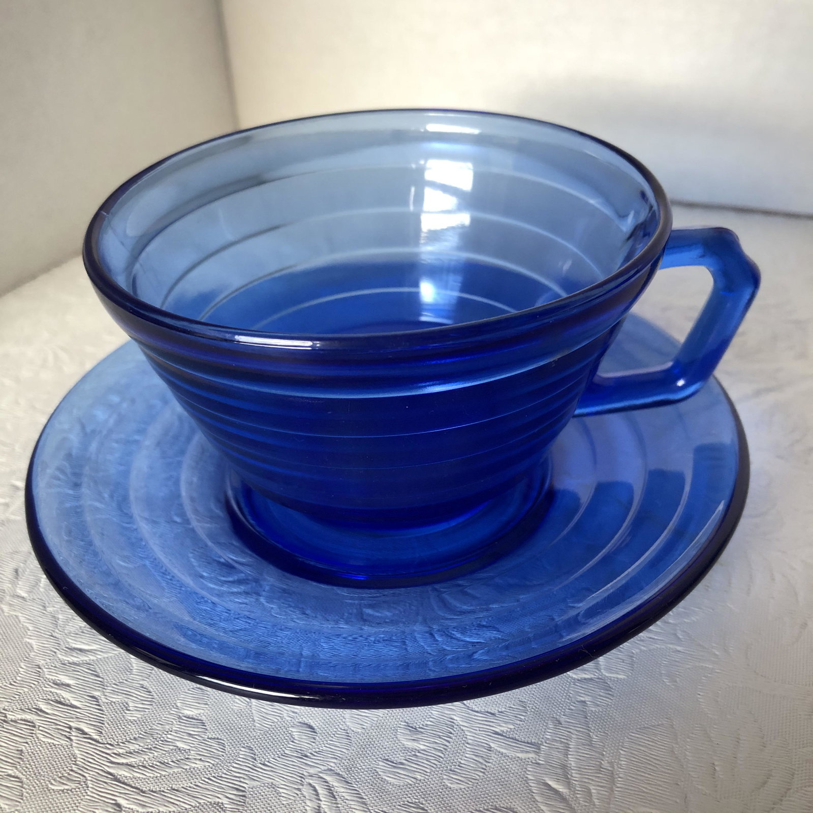 Hazel Atlas Moderntone Cobalt Blue: 17 cups & 21 Saucers