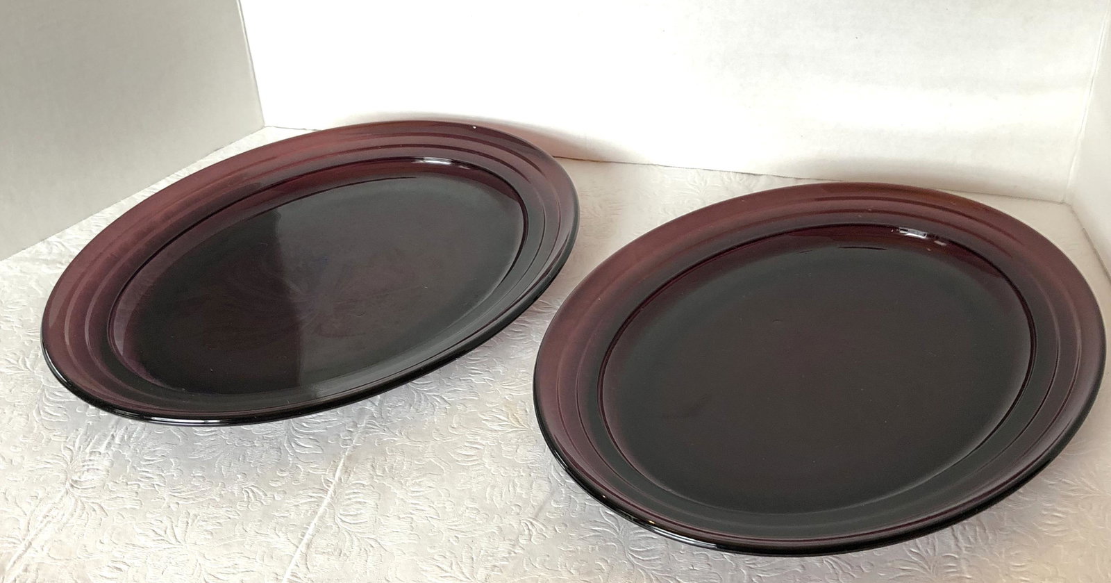 Hazel Atlas Moderntone Amethyst: 2 oval platters