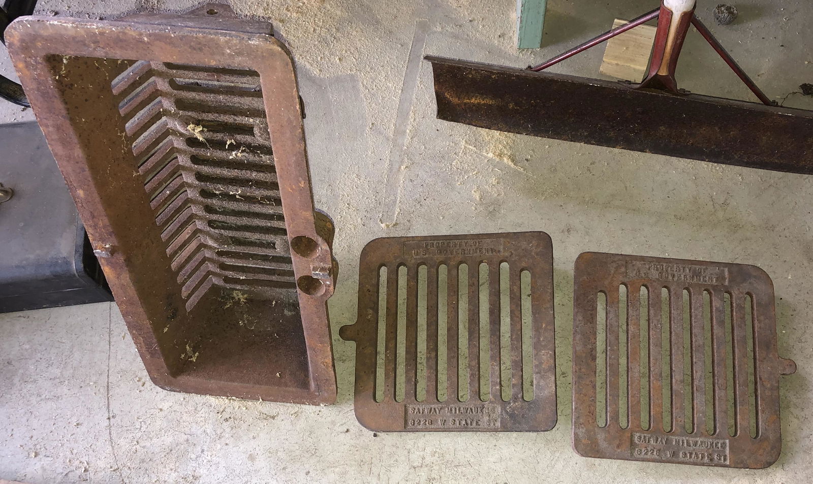 Safway Cast iron grill: Says property of the US Government