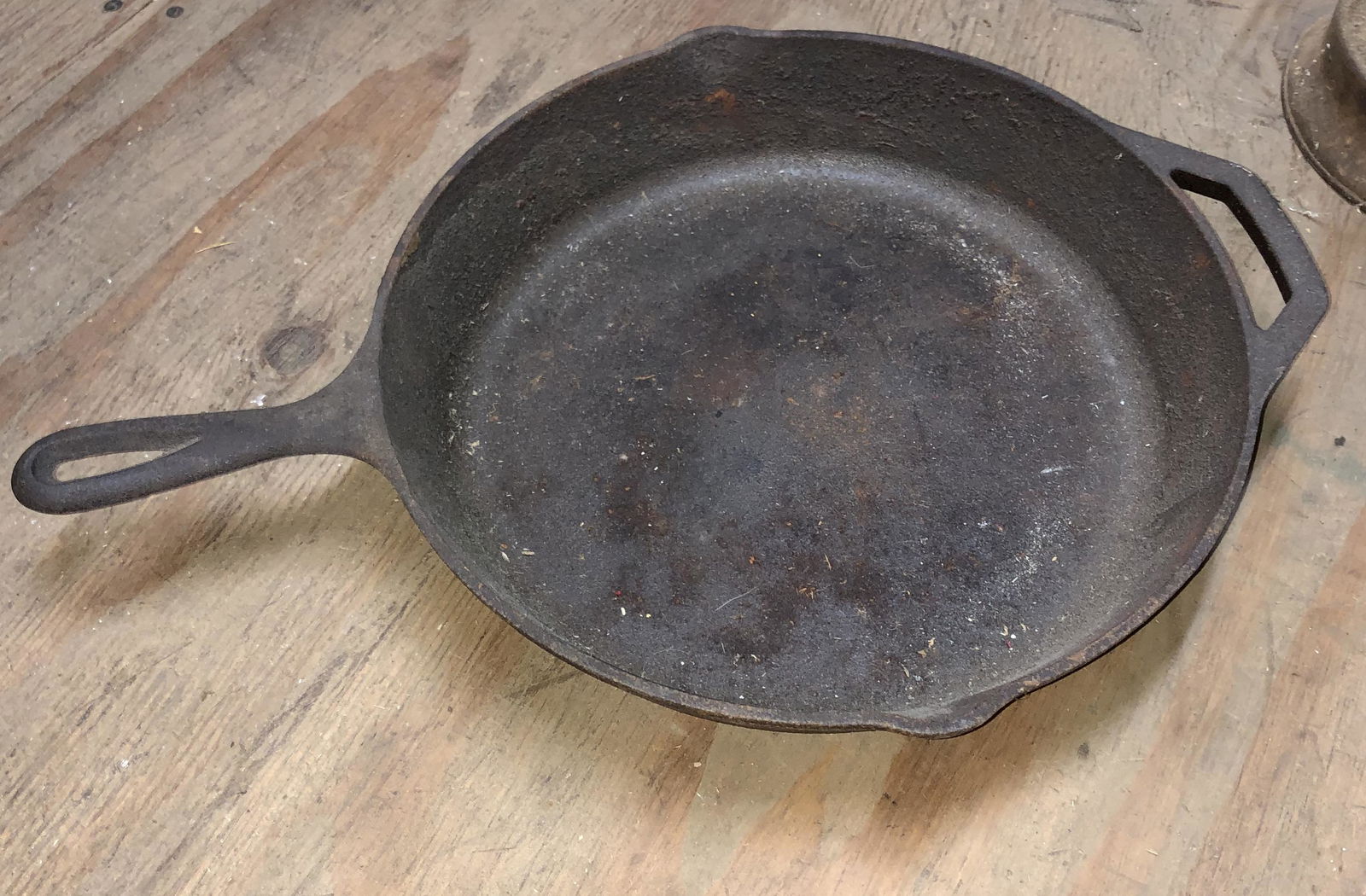 Lodge Cast Iron Fry pan & Other cast iron pots: 5 pieces