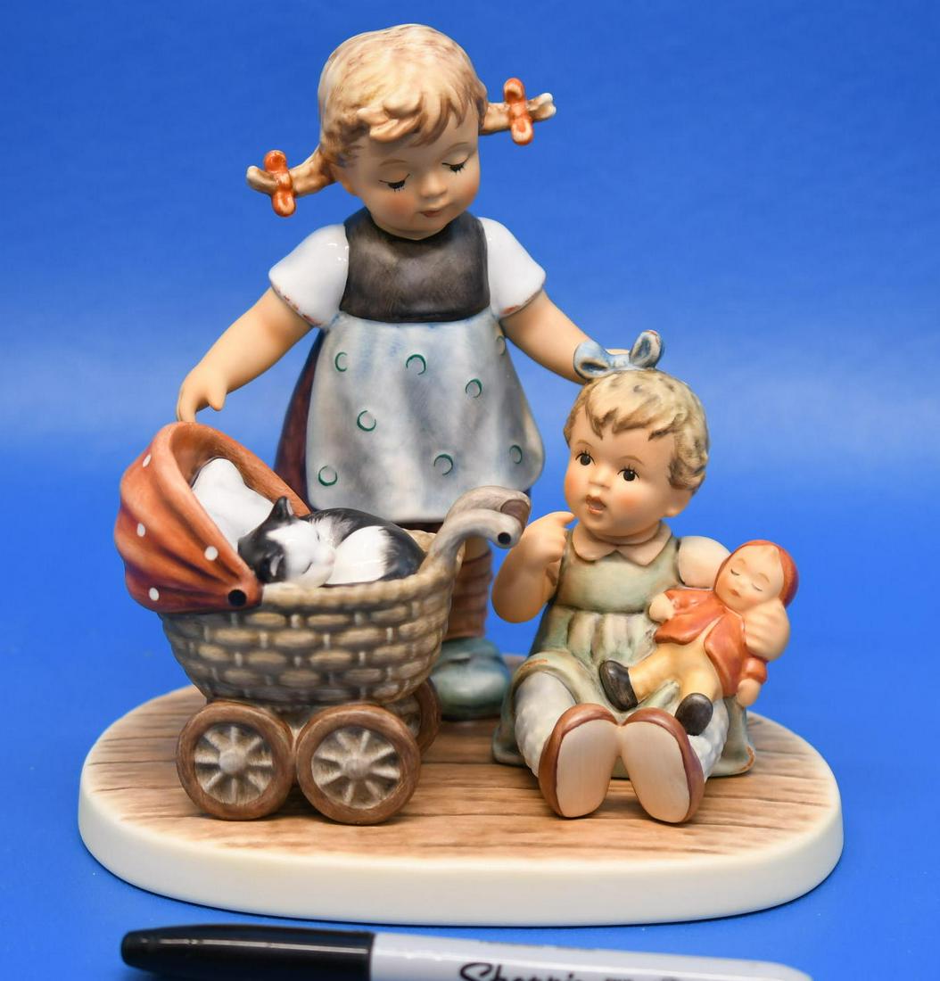 Hummel" That's My Carriage": Moments in Time 2014 Limited Edition No. 0284 of 1999 7" tall x 6-1/2" wide, weighs 1lb 10oz