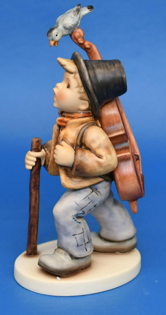 Exclusive Edition Hummel Club "Vagabond": 6-7/8" Hummel No 799/I Club Exclusive Edition from 2010, weight is