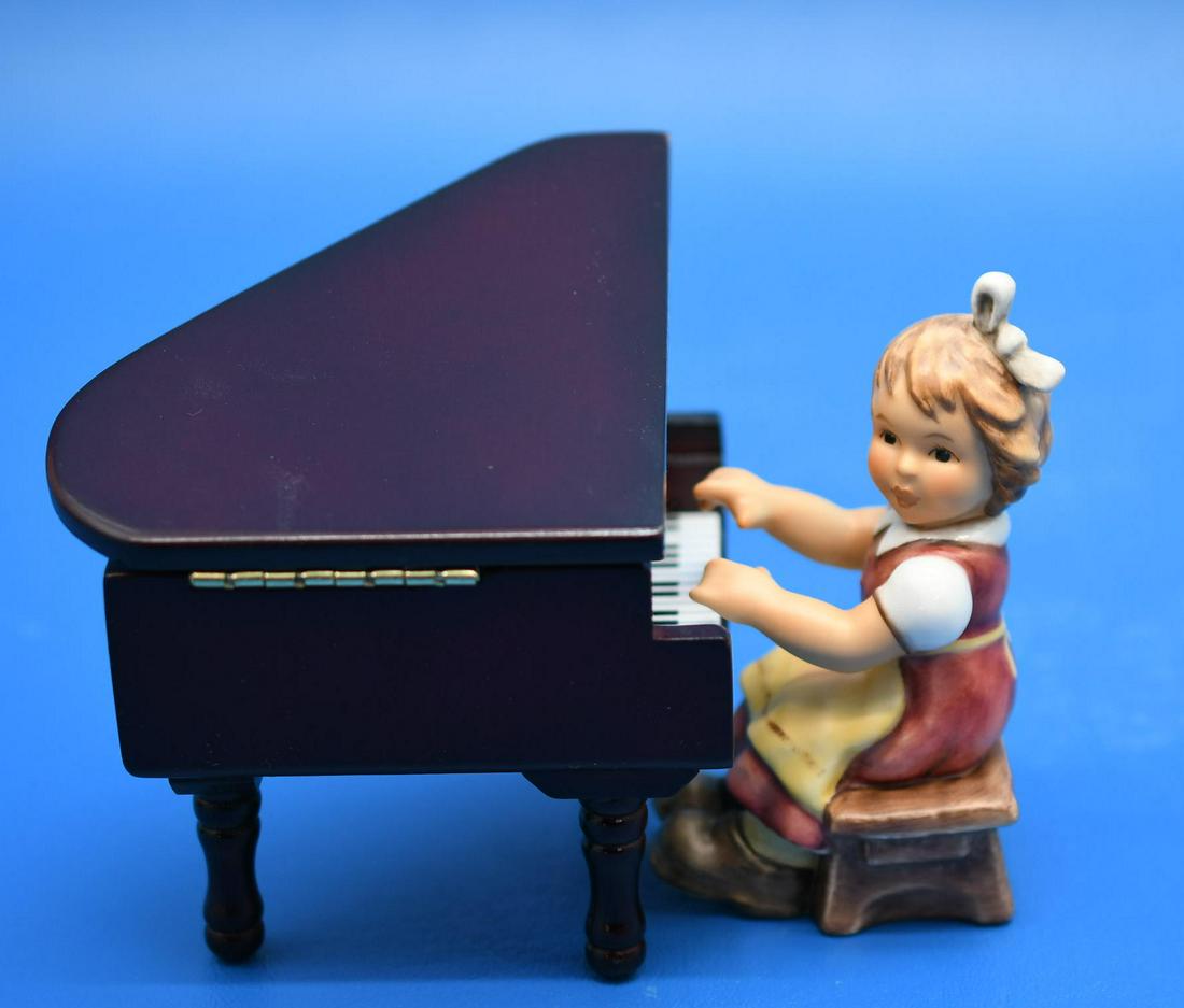 Hummel "First Piano Lesson": Founders Collection 3-3/4" Original Hummel with piano, weight is 6 oz