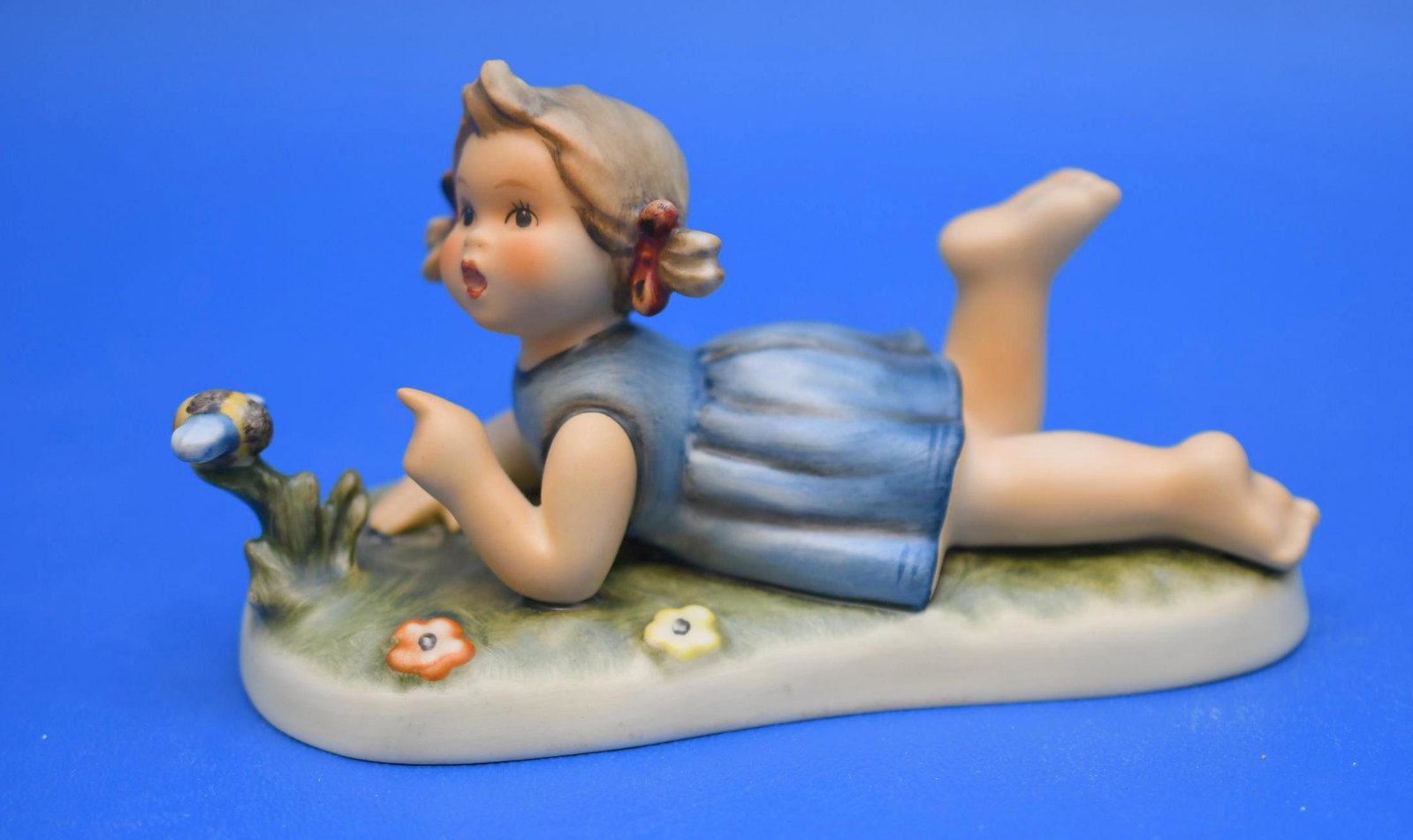 Hummel "Miss Beehaving": Exclusive Edition 10 Year Membership, Signed by Master Painter. 5" long x 3" high, and weighs 4.40 oz