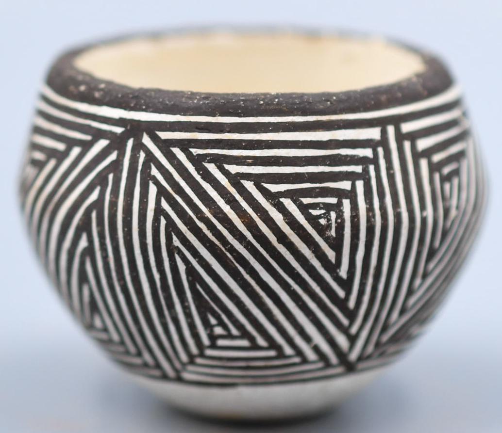 Acoma Fine-Line Black and White Bowl, Lucy M. Lewis: 1-5/8 inches tall with 2-1/4 inch diameter. Hand coiled