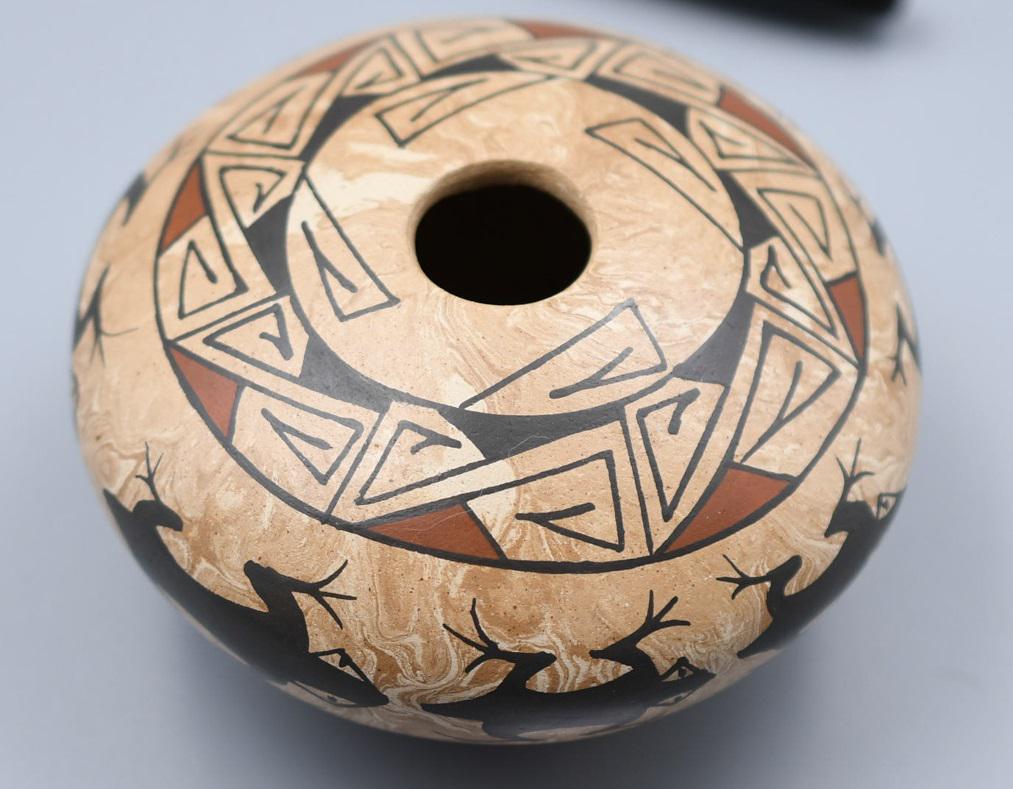 Marbled Clay Geckos Jar, Mata Ortiz and Manuel Mora (1 of 7)