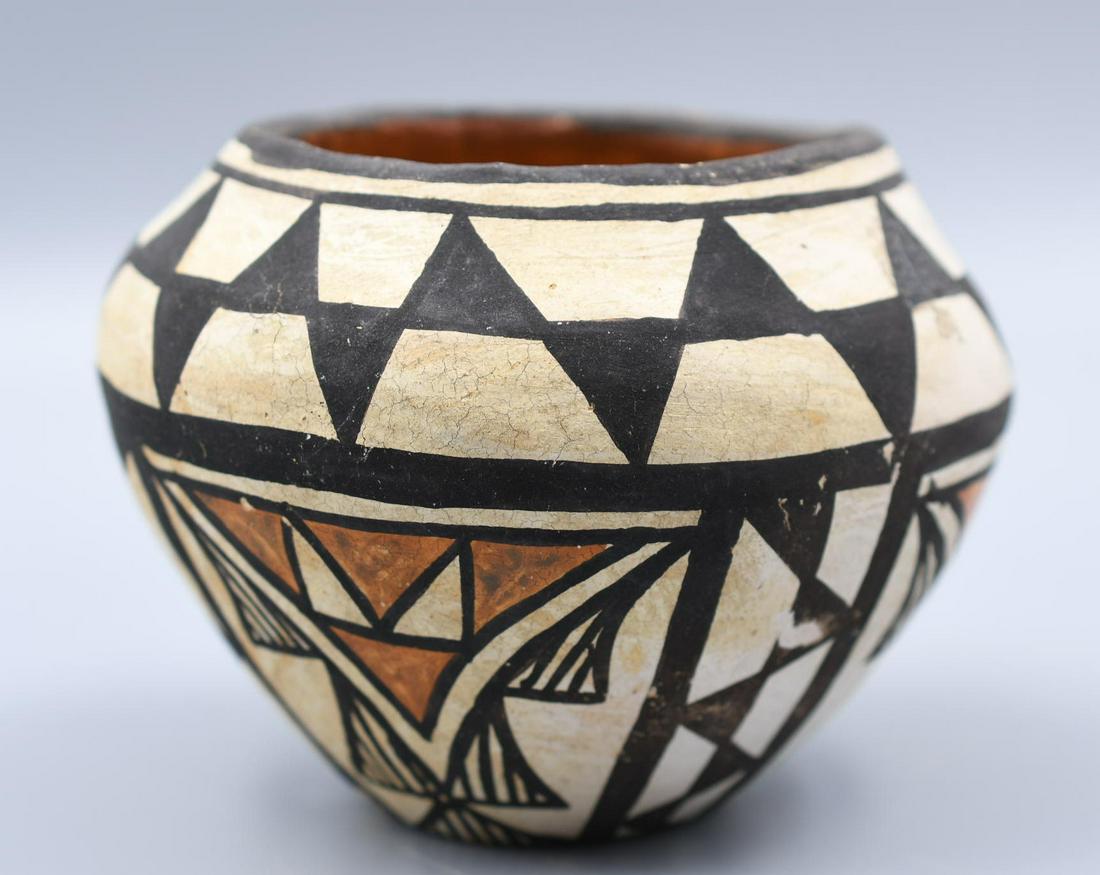 Acoma, Polychrome Vase (1 of 9)
