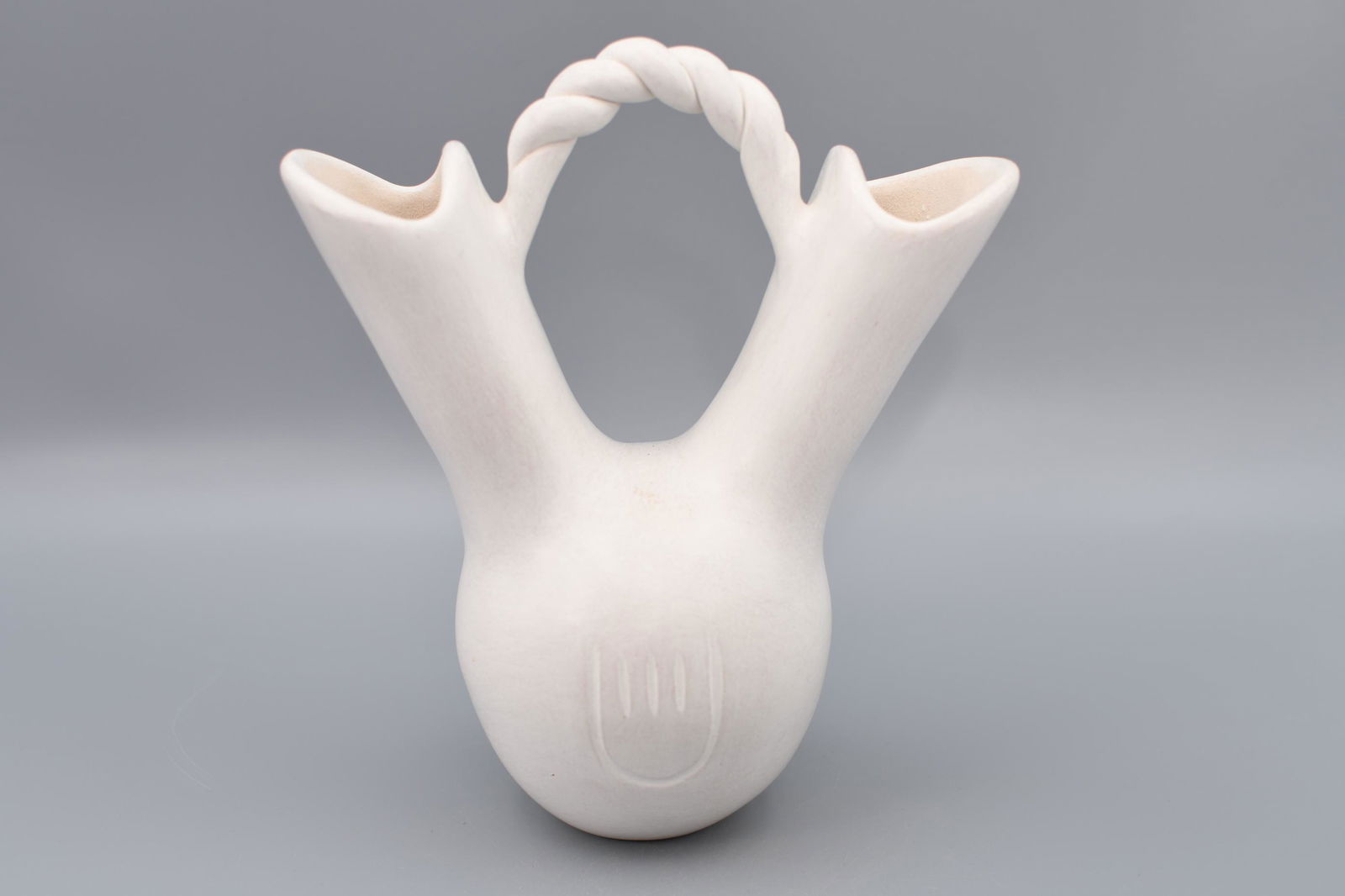 Laguna White Wedding Vase with Bearpaw, Andy Padilla (1 of 8)