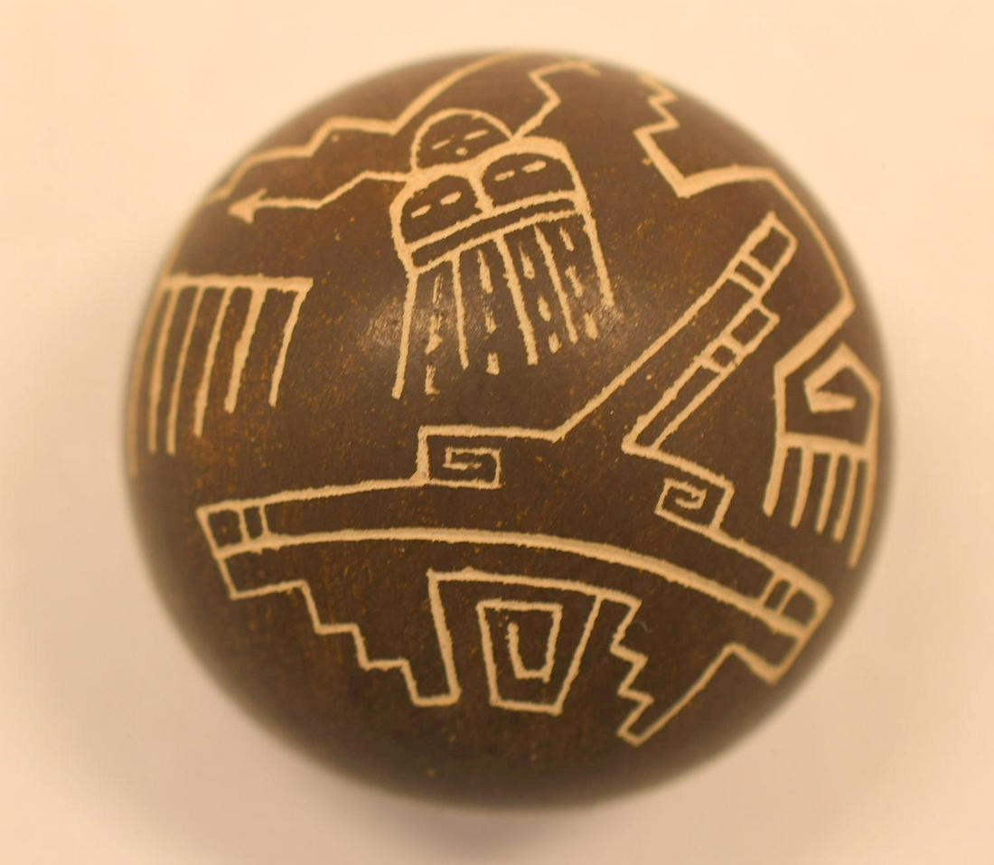 Navajo, Brown Seedpot with Being, Raul and Carla Claw Nampeyo (1 of 7)