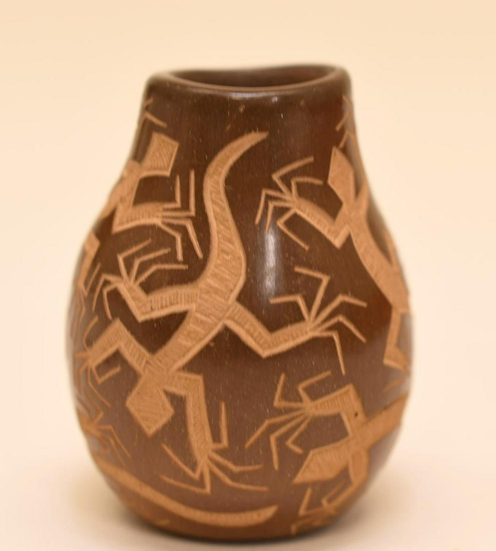 Santa Clara, Brown Jar with Carved Geckos, Jody Naranjo (1992) (1 of 7)