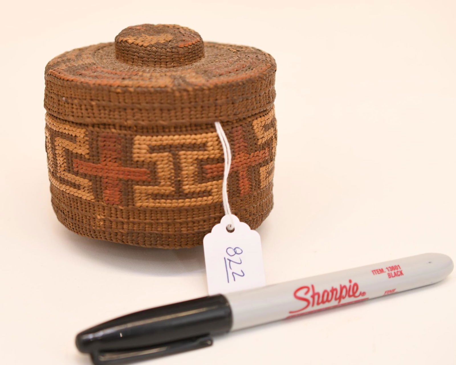 3" tall lidded rattle basket (Tlingit) (1 of 10)