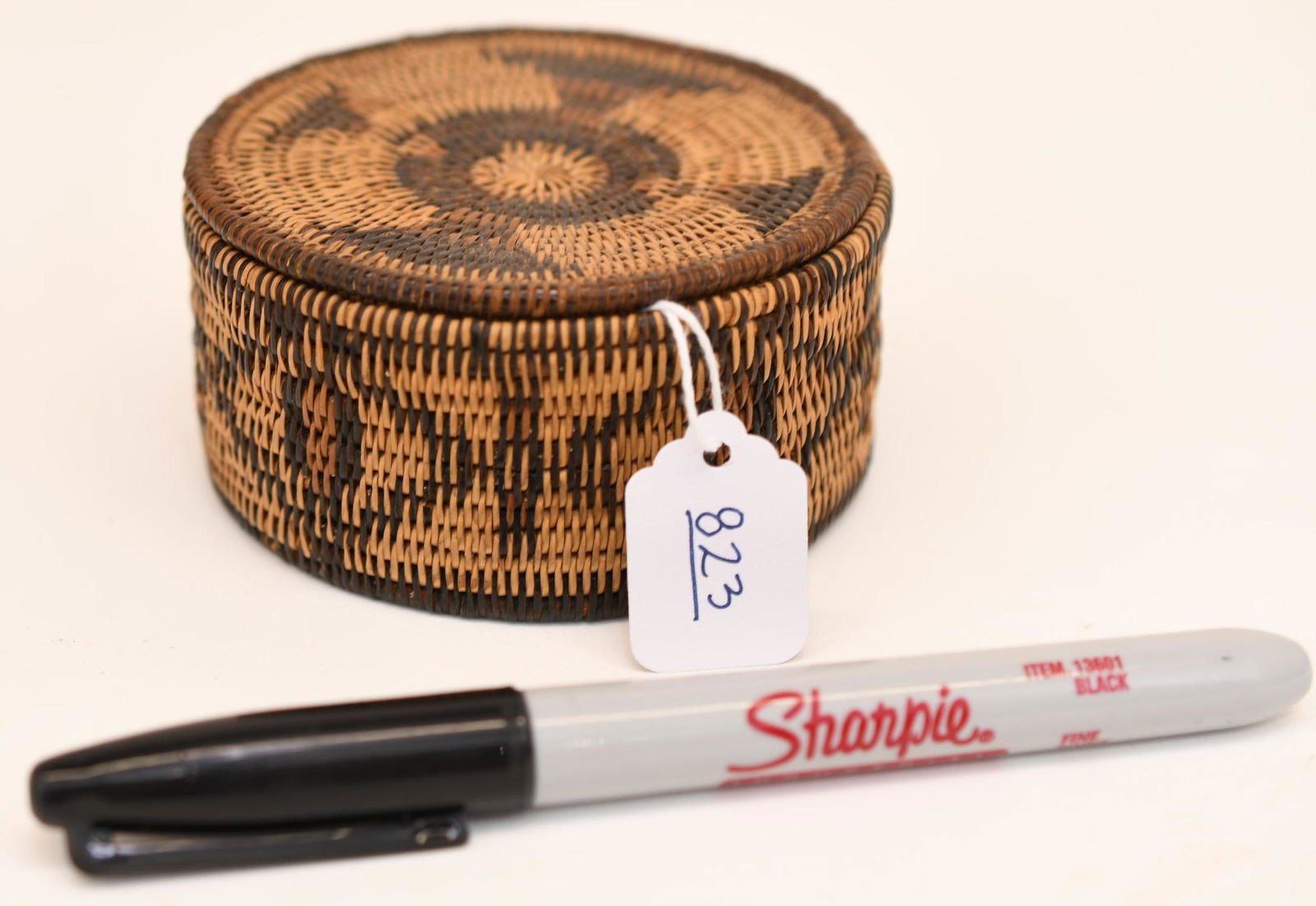 1-3/4" tall lidded basket (1 of 5)