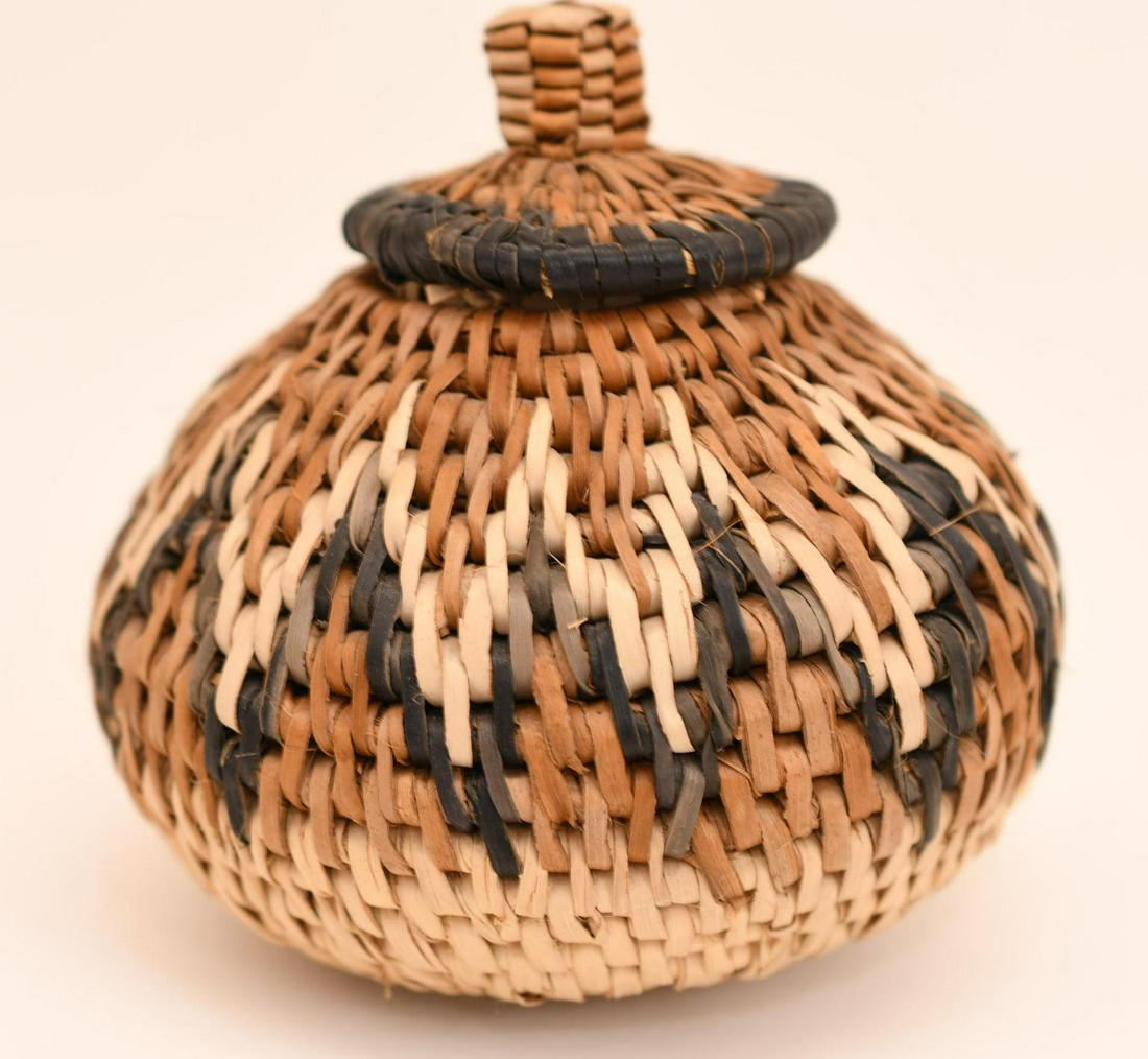 4" tall lidded basket (1 of 7)