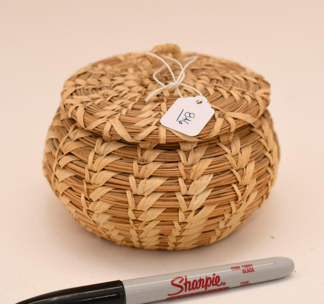 4" tall lidded basket (Papago) (1 of 6)