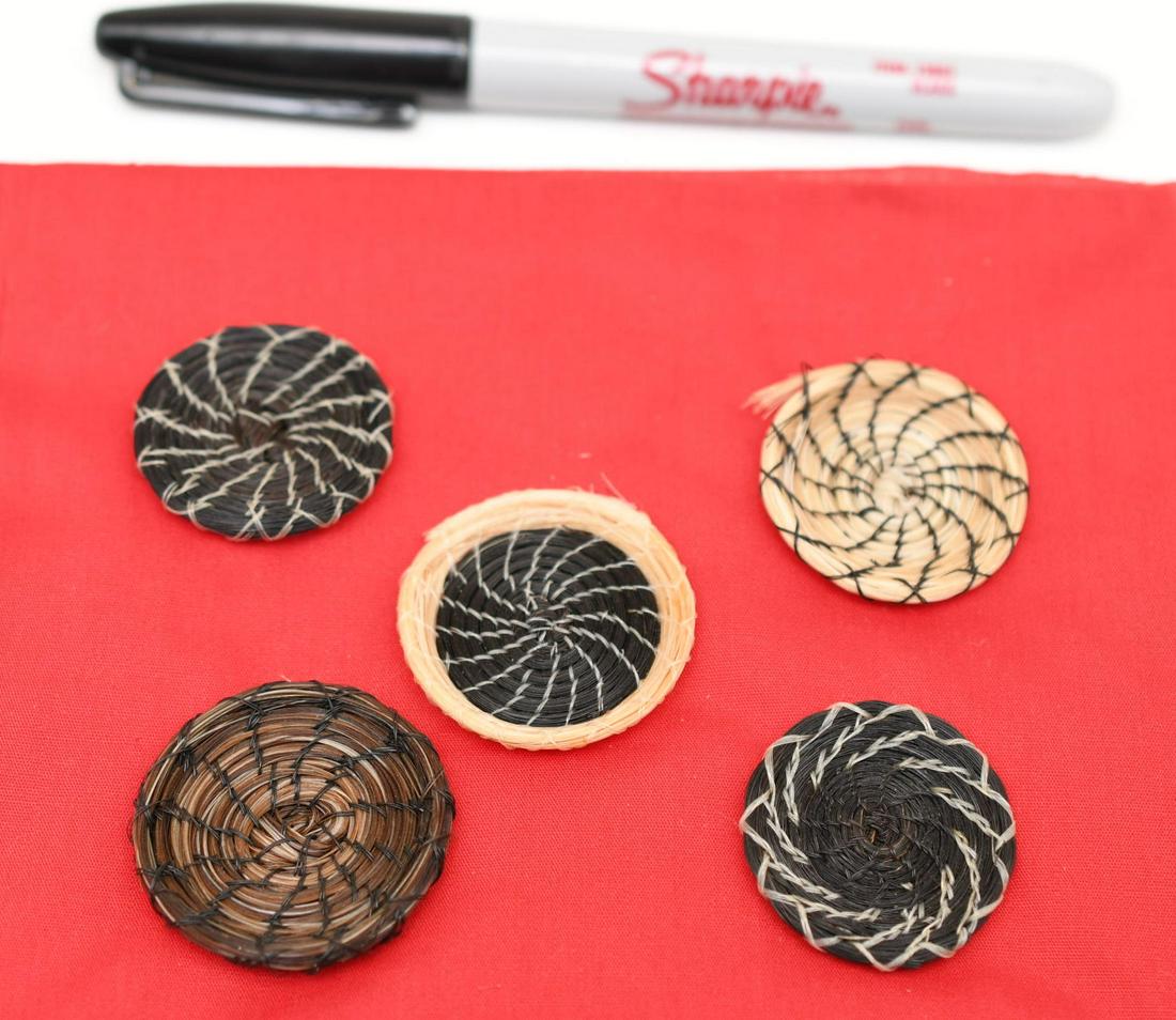 set of 5 mini flat baskets (1 of 5)