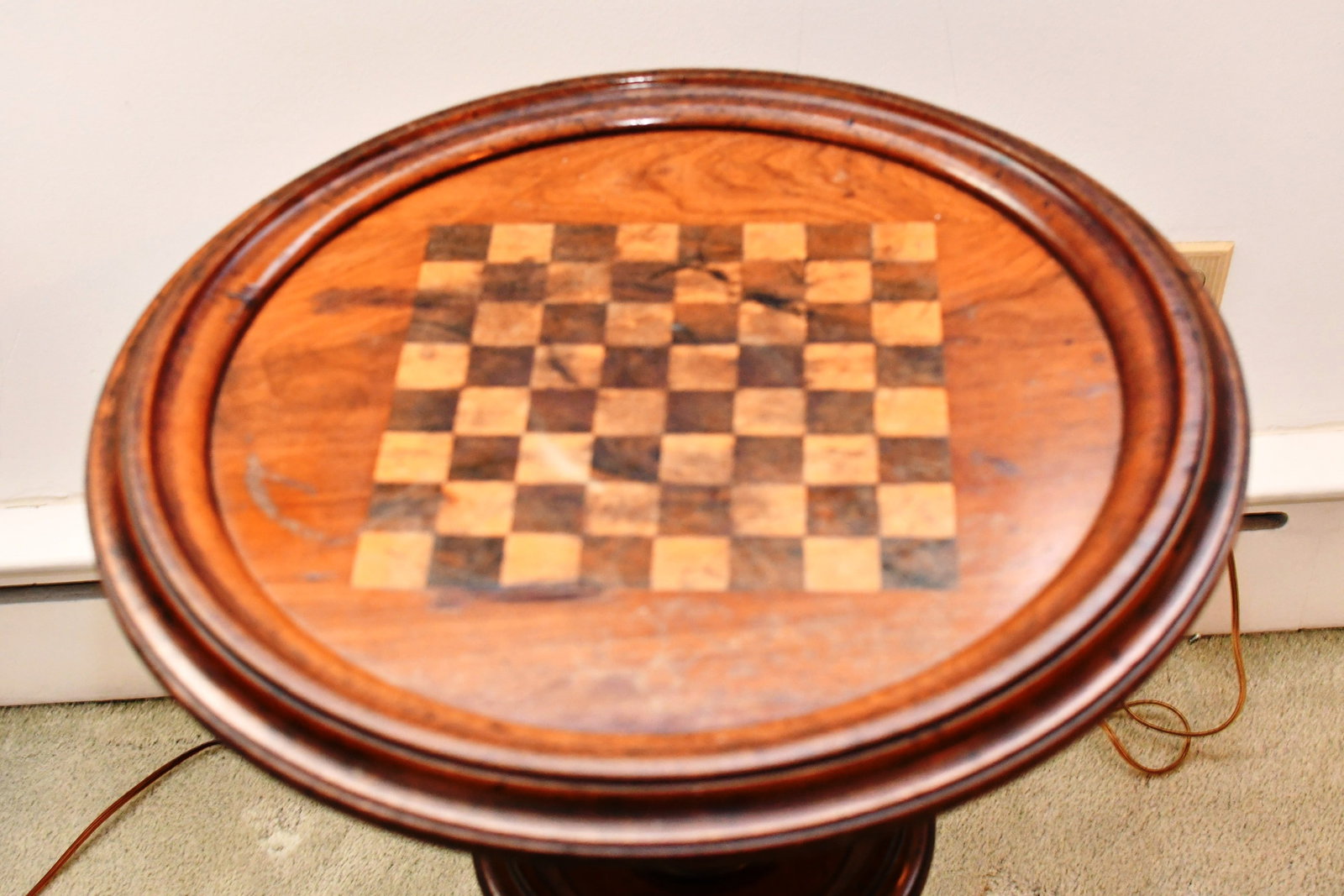 Round Victorian Game table: inlayed rosewood ? Maple? Table looks to be walnut and rosewood. READ OUR SHIPPING POLICY'S! This will be In person pick up or contact UPS store in Kenosha, or your own shipper, the UPS store phone nu