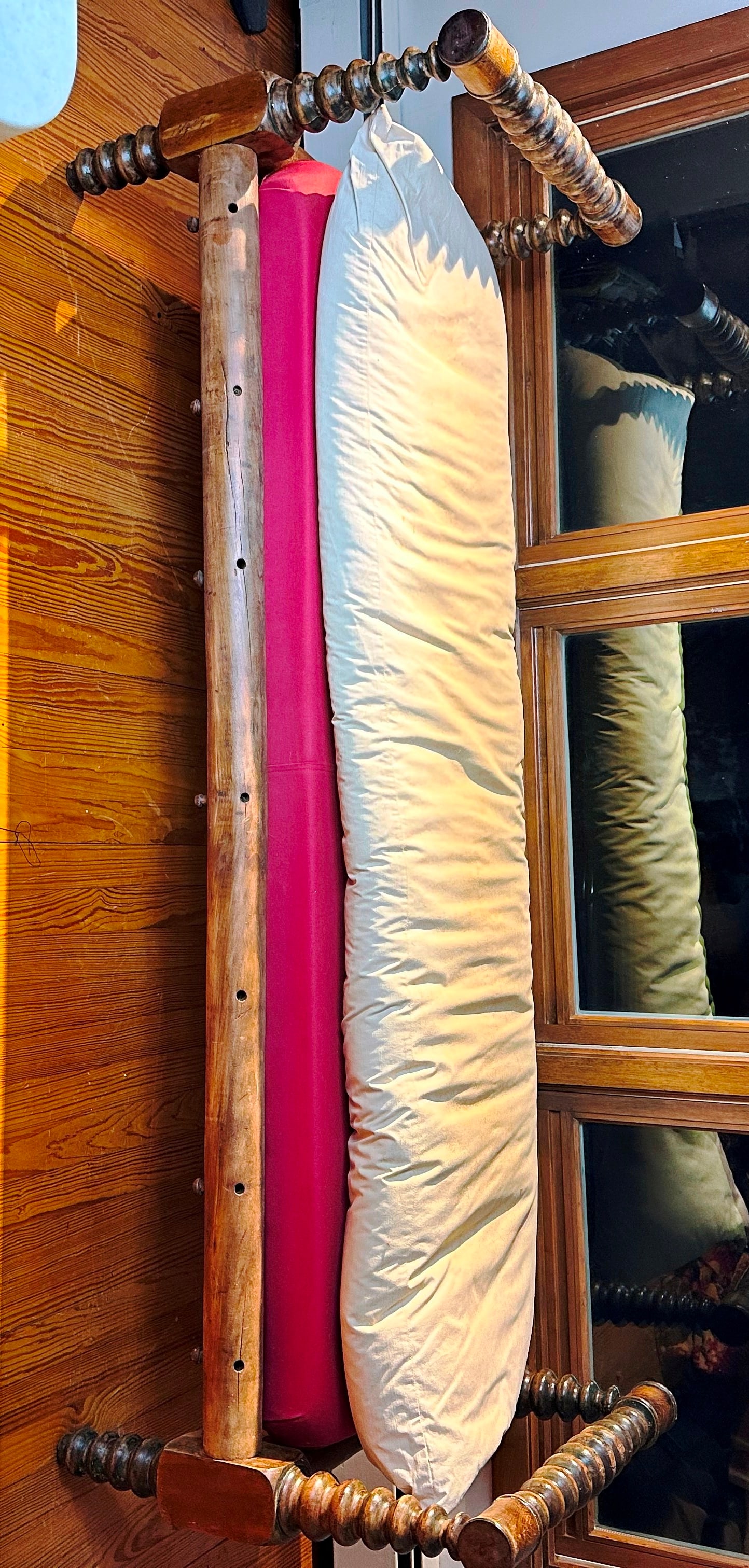 Rope Day Bed: Maple, modified without ropes, wool coverlet included. See photos for rest of description. READ OUR SHIPPING POLICY'S! This will be In person pick up or contact UPS store in Kenosha, or your own shipp