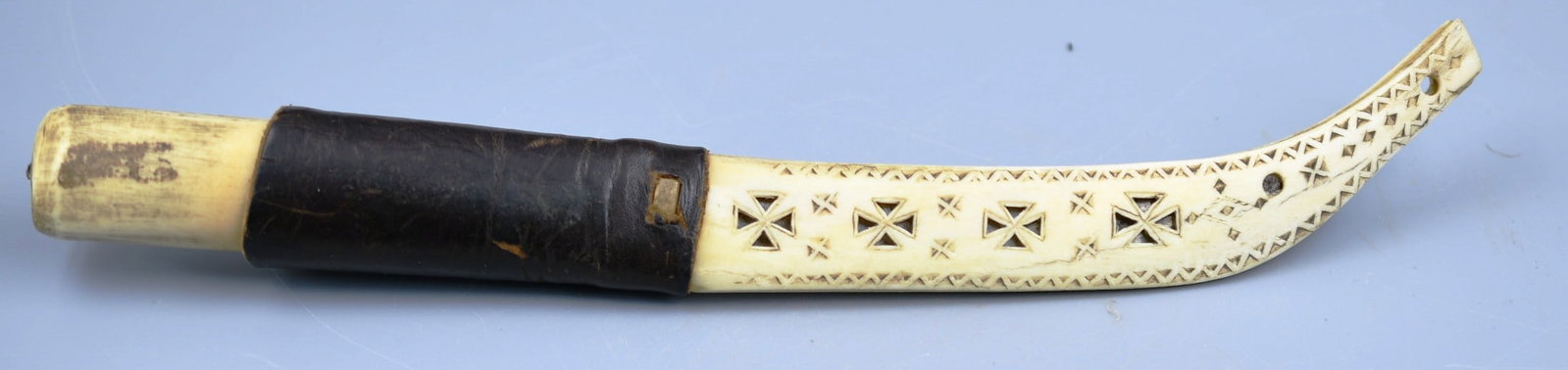 Antique Sami Knife: Antique Sami Knife. From Lapland (Finland). Blade-4 1/8". Total length-9 1/4". Weight- 3.6oz. (NOTE-Weight and dimensions are before packaging)