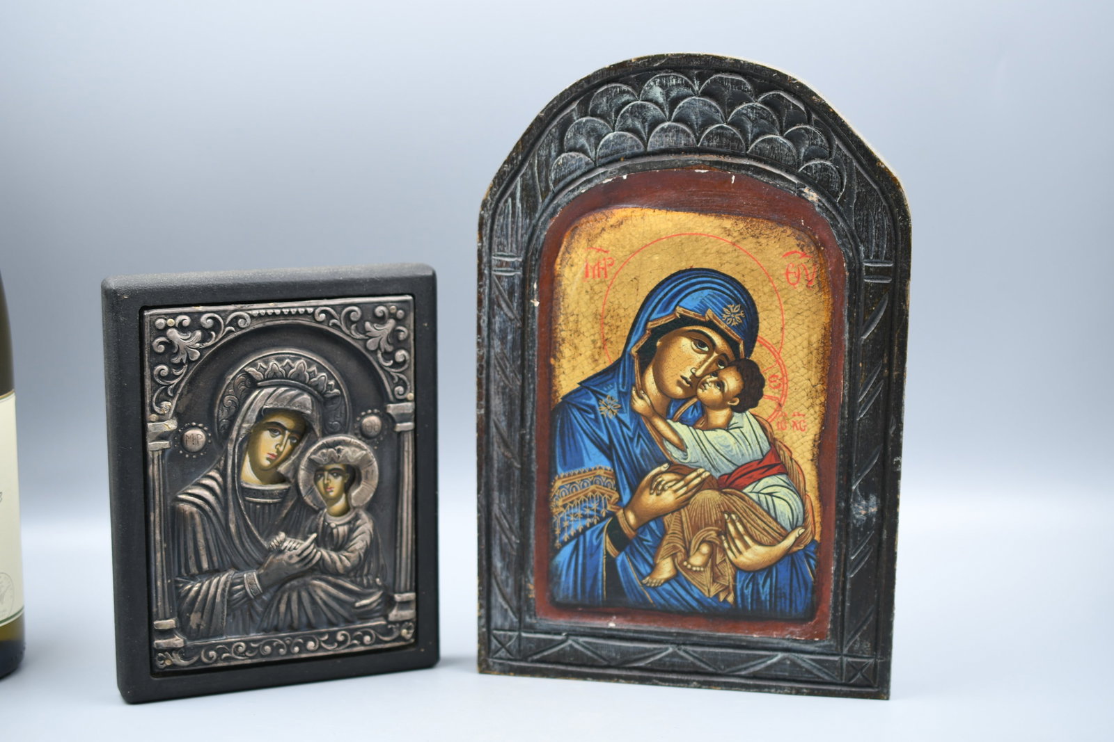 Religious Icons: 2 religious icons, One Byzantine replica with certificate. (NOTE-Weight and dimensions are before packaging) replica w/certificate-6 7/8" x 10 3/8"x 1". Weight- 1lb 1.65oz. .other replica-5 3/8" x 6 3