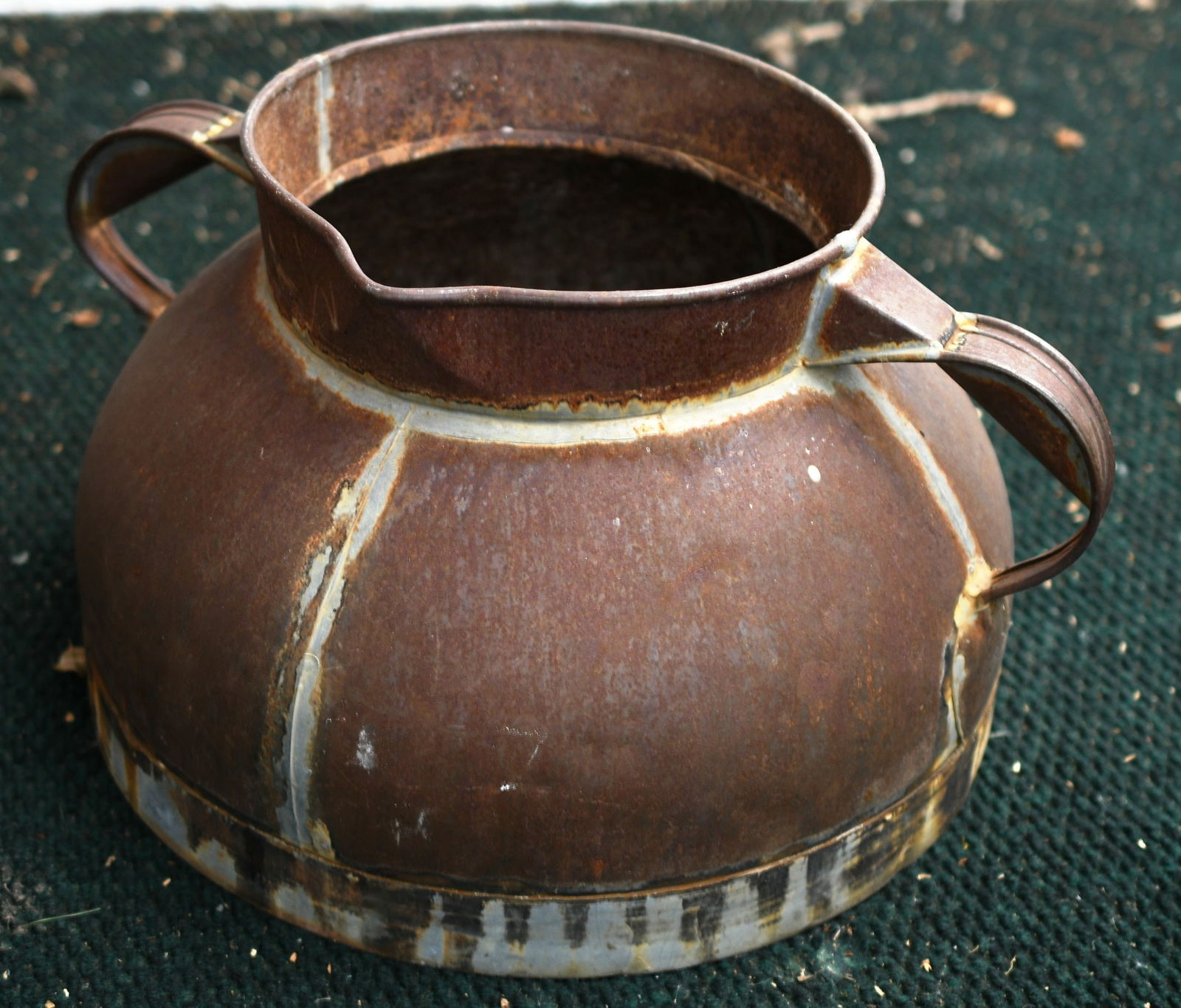 Antique Milk Can: Antique milk can. READ OUR SHIPPING POLICY'S! This will be In person pick up or contact UPS store in Kenosha, or your own shipper, the UPS store phone number is in our policy's. top dia-8 1/2". Bottom