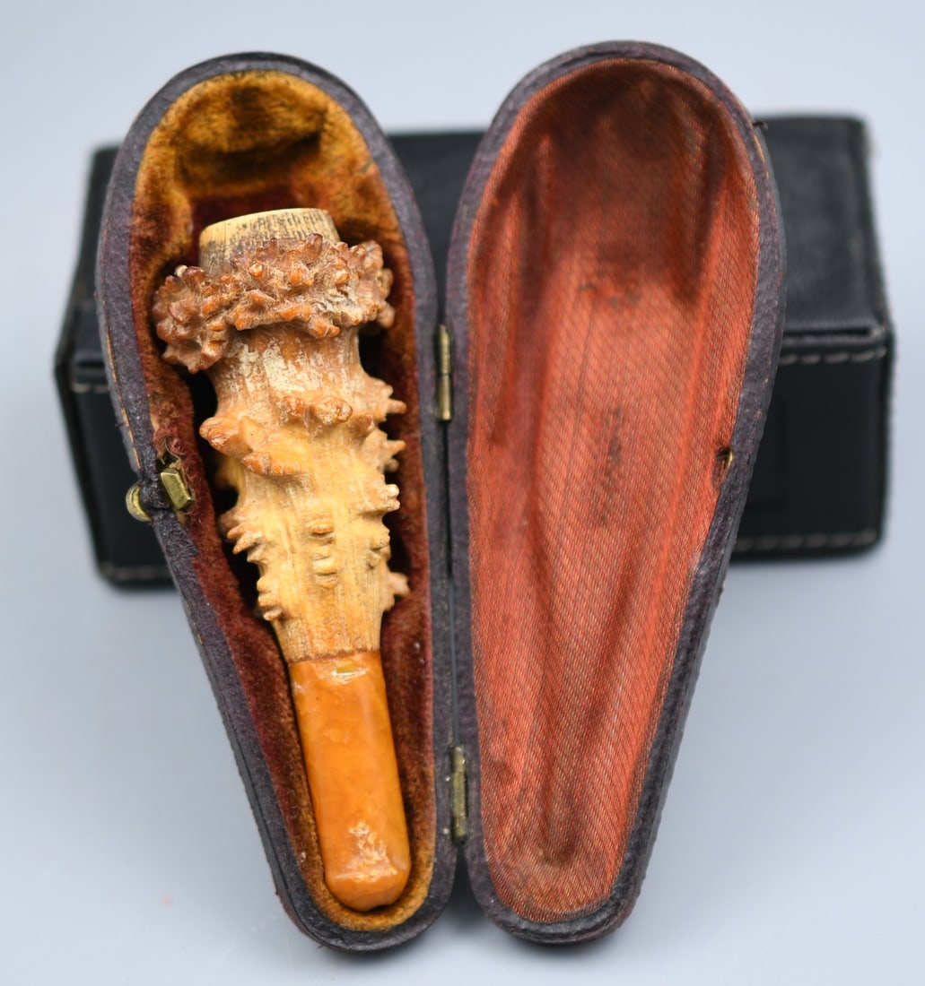 Cigar Tip/holder: Antique cigar tip/holder with wood case line with velvet and possibly silk. Cigar tip is made from antler with celluloid or plastic mouth piece. (NOTE-Weight and dimensions are before packaging) cigar