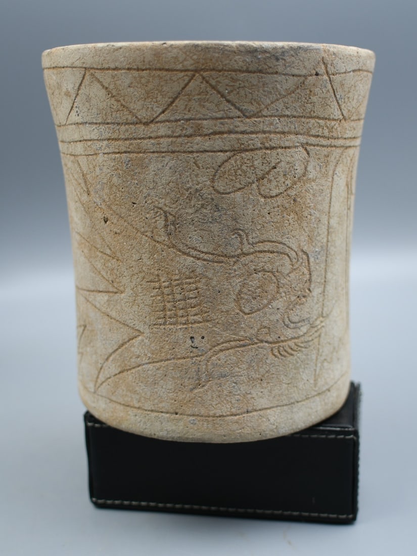 Mayan Pottery: Note the diagrams in the side. Dr Herz collected quality tribal pieces from around the world but is not able to help identify them, so we made our best attempt to identify them. Please do your own res