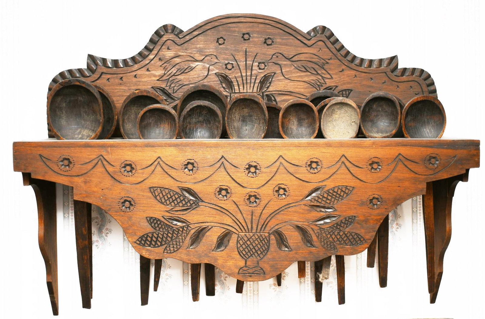 German Wood Spoon Rack: Antique oak wood German wall hanging spoon rack with 15 hand carved wood spoons ranging in size. This is pick up or UPS store shipping. READ OUR SHIPPING POLICY'S! This will be In person pick up or co