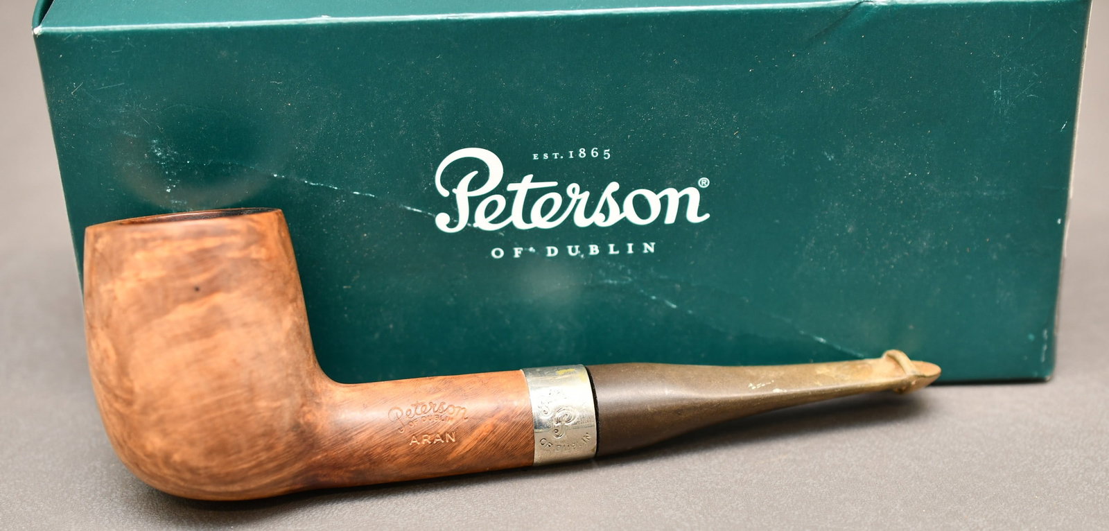 Peterson nickel mounted Tobacco Smoking Pipe: Peterson of Dublin Aran no. 106, seven inch broke in pipe comes with everything in the photos. Dimensions given are for the combined items & weight is with the packaging.