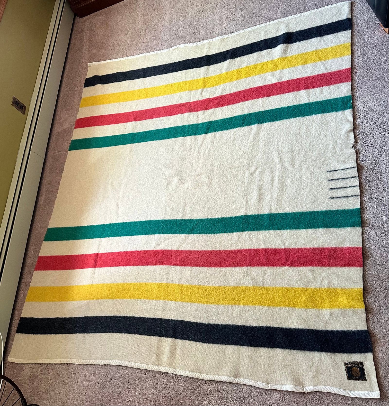 Early's Whitney Point Wool Blanket: 4 finger queen blanket. Dimensions given are for the item(s) folded & weight is with the packaging.