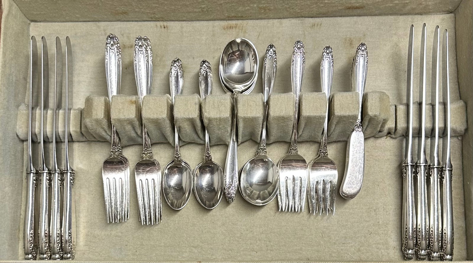 Sterling Silver International "Prelude" 47 pc Vintage Flatware Set: The case in the photo is for display purposes & is not included. Actual weight is 1,496 grams + knives. 6 piece place setting for serving 8; 8 table knives, 8 7-1/4" dinner forks, 8 teaspoons, 8 bouil