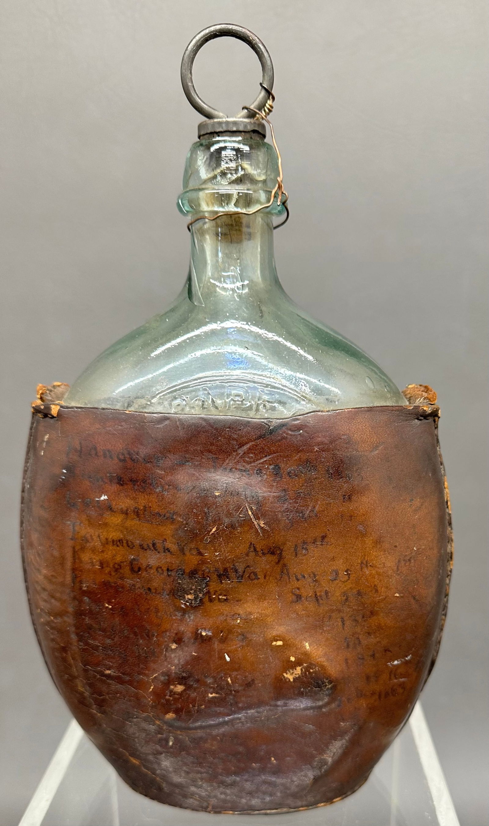 IMPORTANT Civil War Washington / Bragg Portrait Flask: Examining from the inside with an inspection camera it was discovered what this flask is. Washington side reads"Father of His Country", and Bragg side reads "A Little More Grape Captain Bragg" This Fl