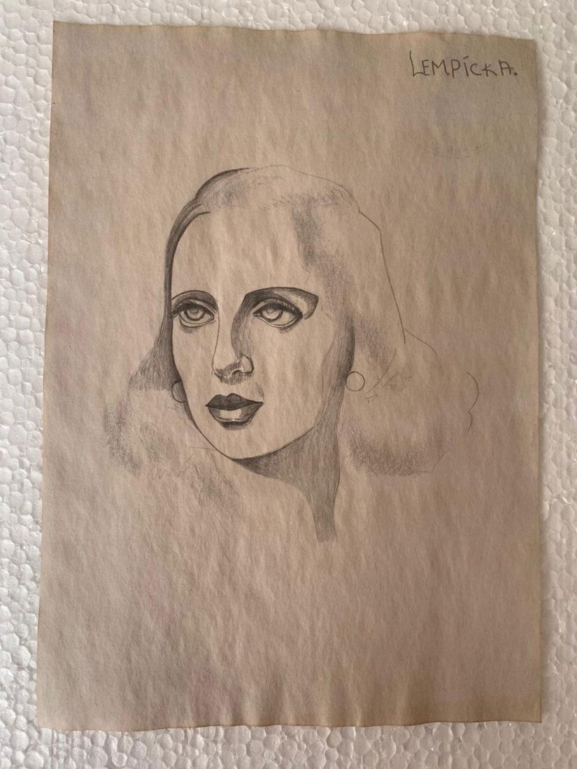 Signed Tamara de Lempicka Charcoal Drawing on paper: Signed and Stamped Tamara de Lempicka Charcoal Drawing on Paper. verso stamp inscribed "Musee d. Orsay". Aprox size 20 x 30 cms. This item has limited provenance, it doesnt have any documentation or c