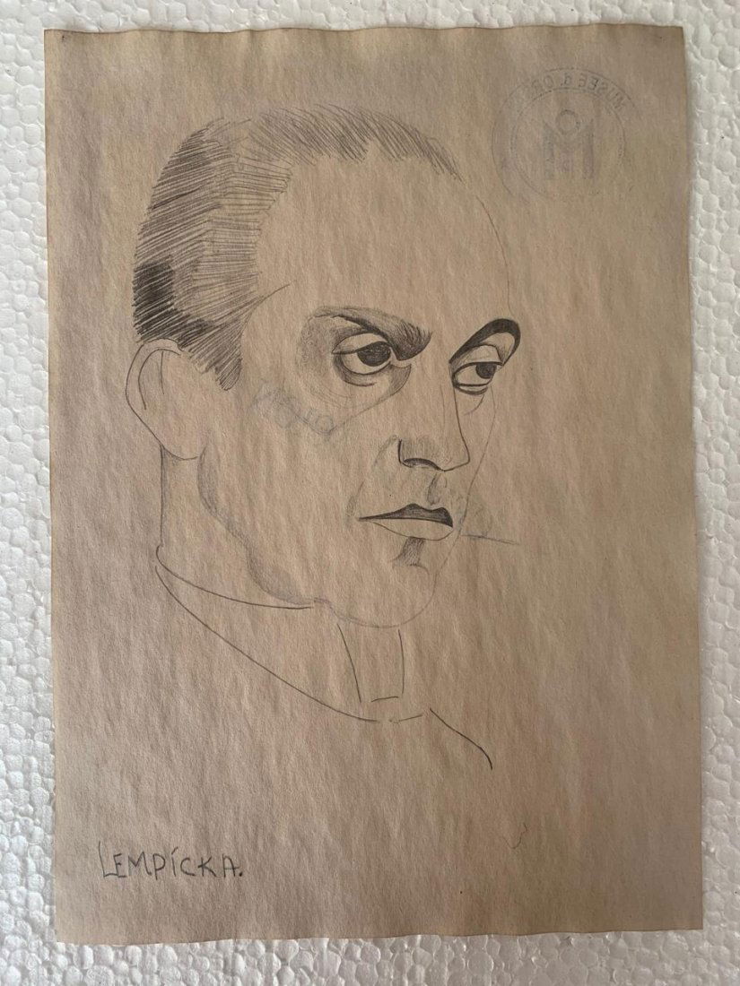 Signed Tamara de Lempicka Charcoal Drawing on paper: Signed and Stamped Tamara de Lempicka Charcoal Drawing on Paper. verso stamp inscribed "Musee d. Orsay". Aprox size 20 x 30 cms. This item has limited provenance, it doesnt have any documentation or c