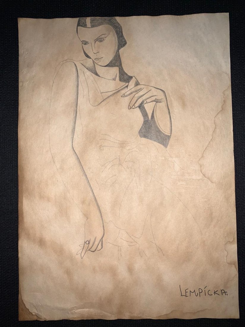 Signed & Stamped Tamara de Lempicka Drawing on paper: Signed and Stamped Tamara de Lempicka Charcoal Drawing on Paper. verso stamp inscribed "Musee d. Orsay". Aprox size 20 x 30 cms. This item has limited provenance, it doesnt have any documentation or c