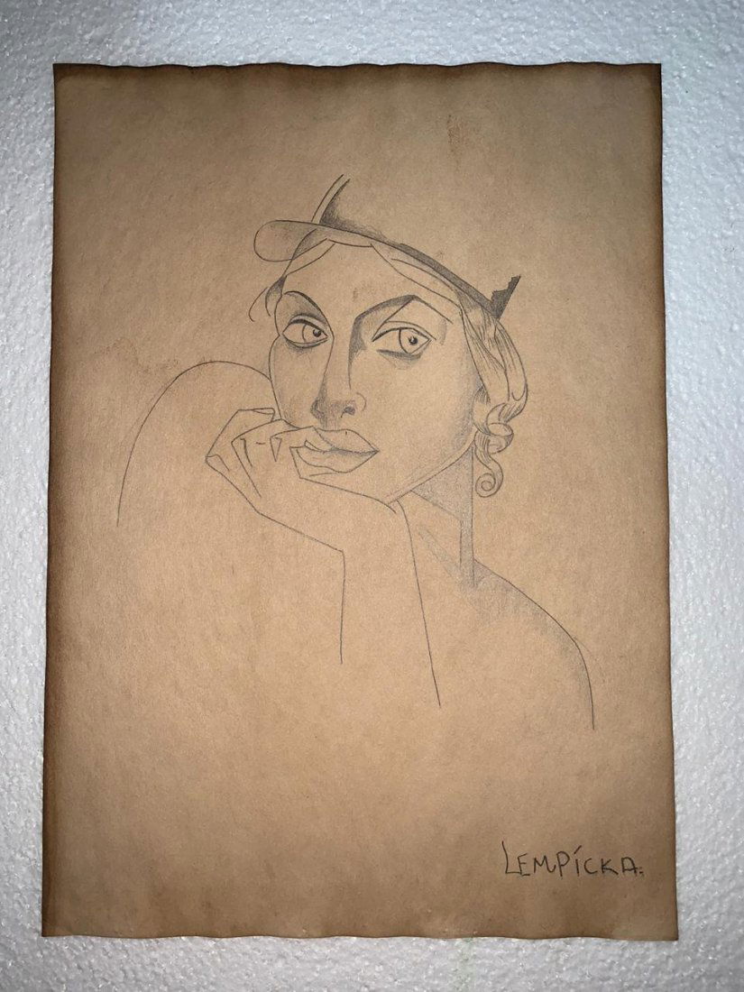 Signed & Stamped Tamara de Lempicka Drawing on paper: Signed and Stamped Tamara de Lempicka Charcoal Drawing on Paper. verso stamp inscribed "Musee d. Orsay". Aprox size 20 x 30 cms. This item has limited provenance, it doesnt have any documentation or c