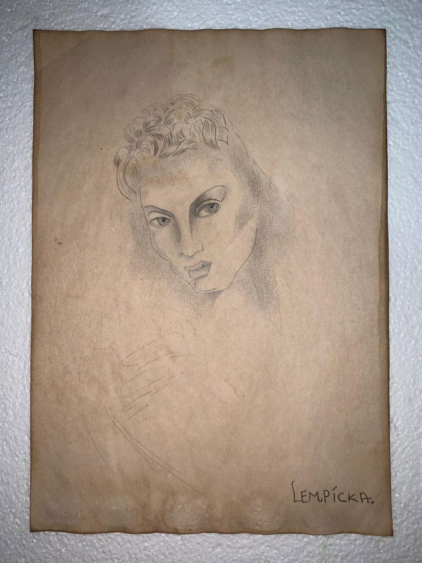 Signed & Stamped Tamara de Lempicka Drawing on paper: Signed and Stamped Tamara de Lempicka Charcoal Drawing on Paper. verso stamp inscribed "Musee d. Orsay". Aprox size 20 x 30 cms. This item has limited provenance, it doesnt have any documentation or c