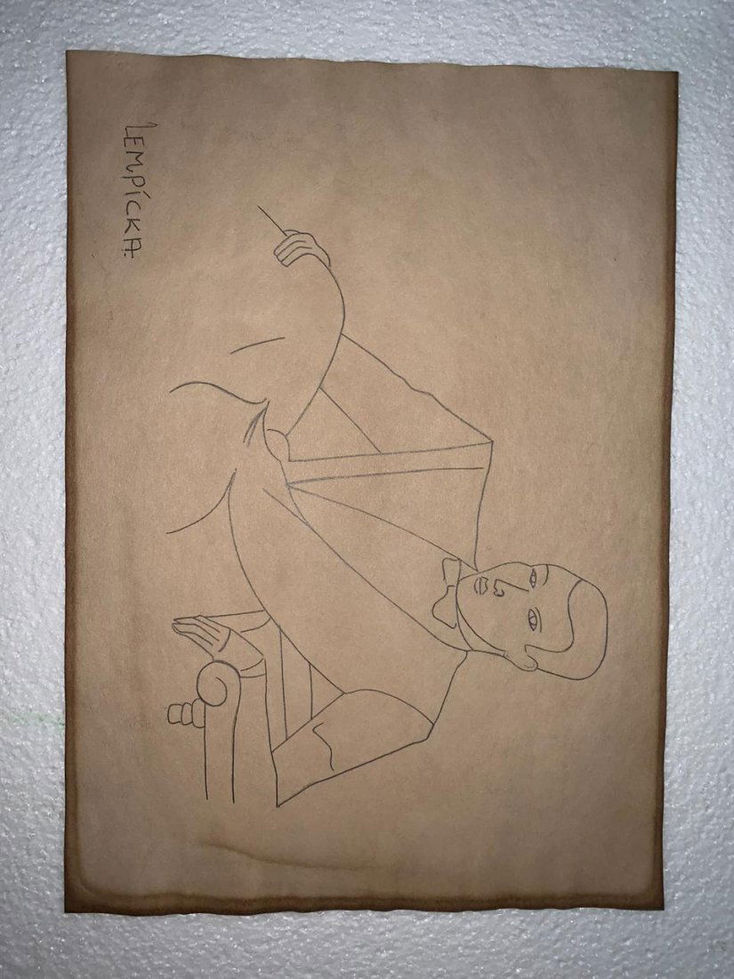 Signed & Stamped Tamara de Lempicka Drawing on paper: Signed and Stamped Tamara de Lempicka Charcoal Drawing on Paper. verso stamp inscribed "Musee d. Orsay". Aprox size 20 x 30 cms. This item has limited provenance, it doesnt have any documentation or c