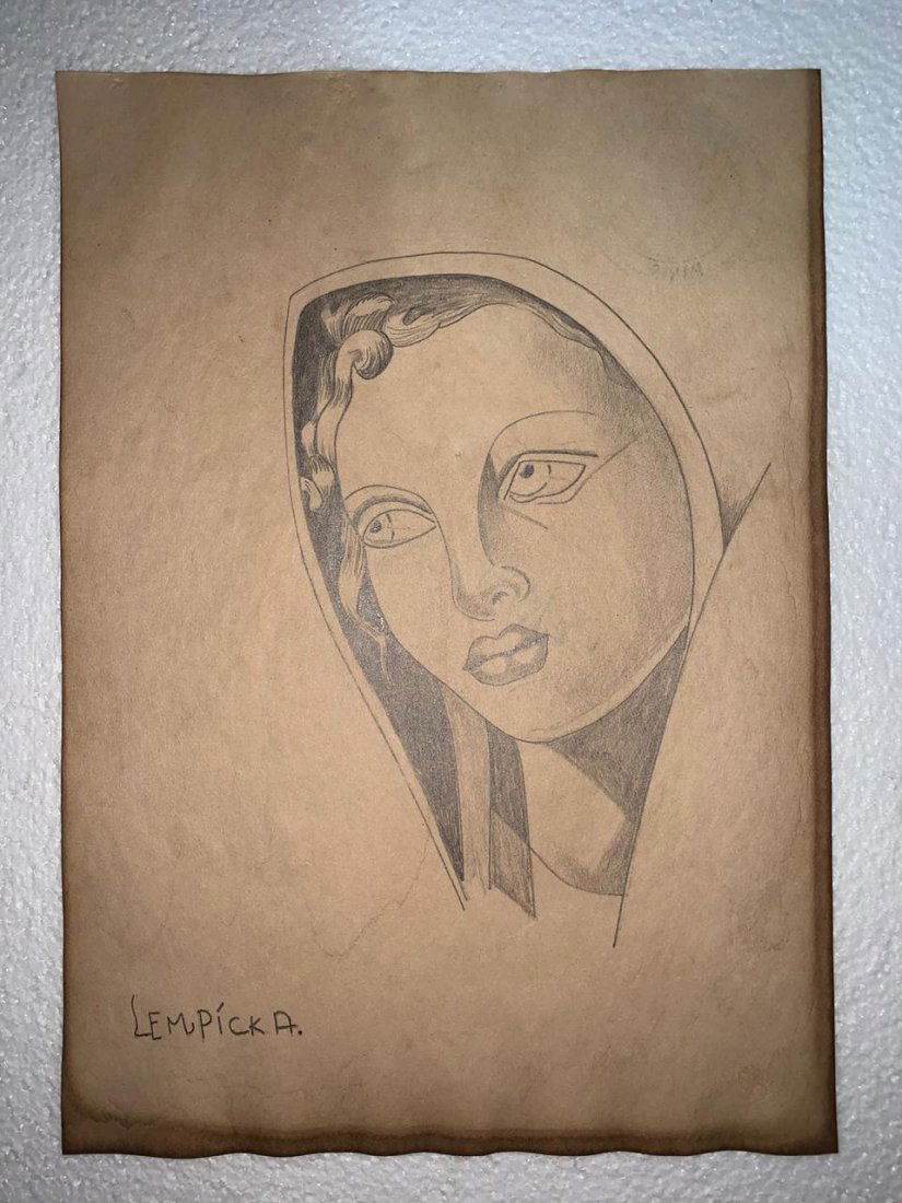Signed & Stamped Tamara de Lempicka Drawing on paper: Signed and Stamped Tamara de Lempicka Charcoal Drawing on Paper. verso stamp inscribed "Musee d. Orsay". Aprox size 20 x 30 cms. This item has limited provenance, it doesnt have any documentation or c
