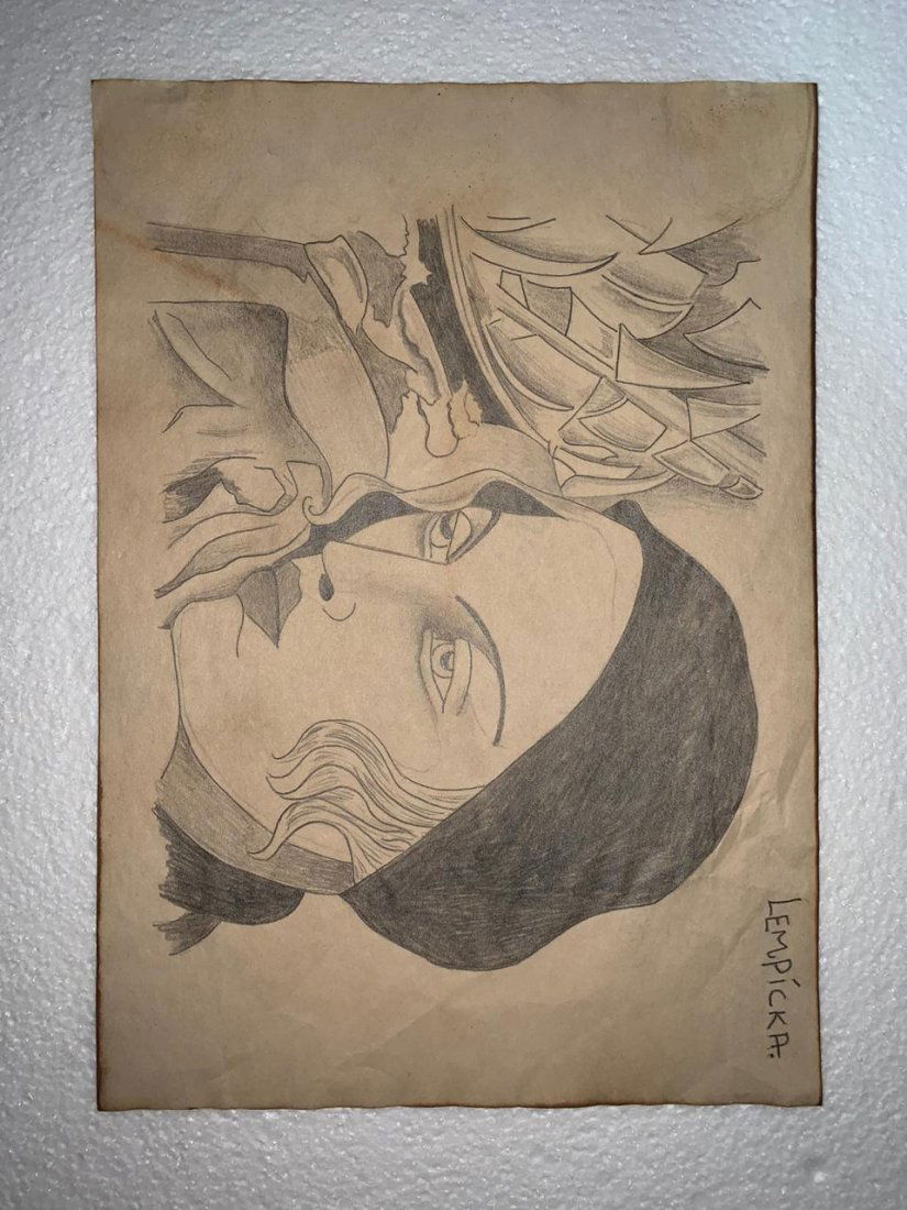 Signed & Stamped Tamara de Lempicka Drawing on paper: Signed and Stamped Tamara de Lempicka Charcoal Drawing on Paper. verso stamp inscribed "Musee d. Orsay". Aprox size 20 x 30 cms. This item has limited provenance, it doesnt have any documentation or c