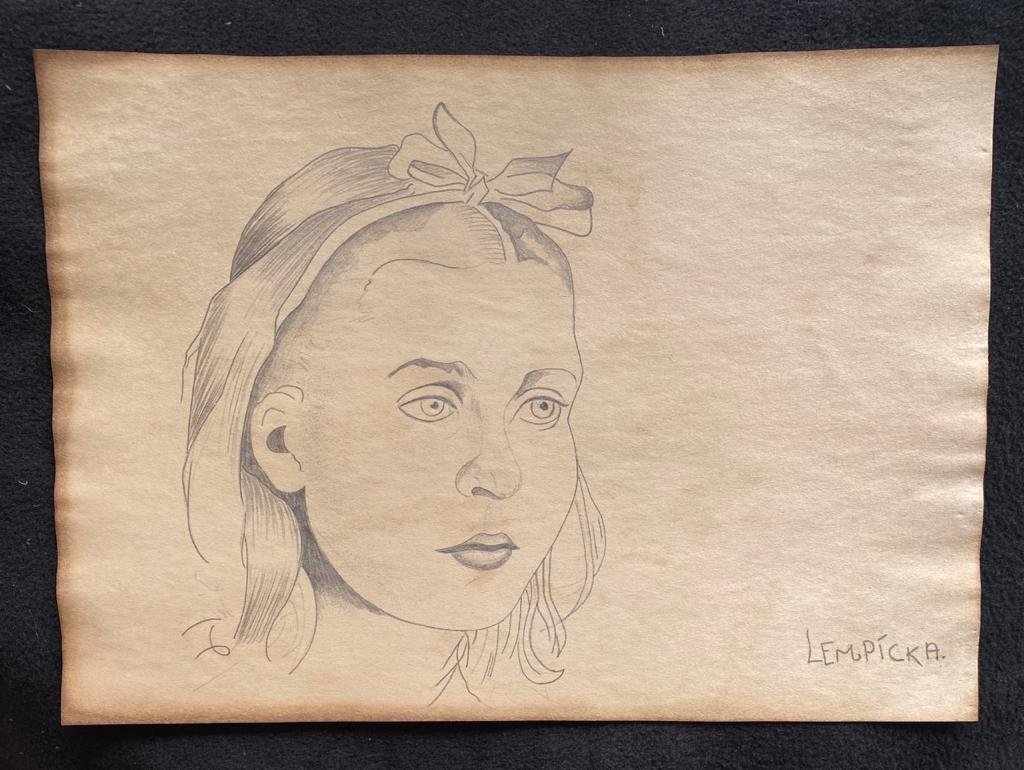 Signed & Stamped Tamara de Lempicka Drawing on paper: Signed and Stamped Tamara de Lempicka Drawing on Paper. . Aprox size 20 x 30 cms. This item has limited provenance, it doesnt have any documentation or cerfication, Sold "as is" to the manner or style