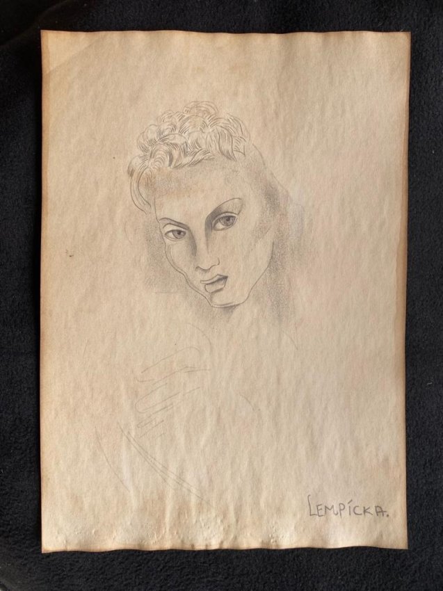Signed & Stamped Tamara de Lempicka Drawing on paper: Signed and Stamped Tamara de Lempicka Drawing on Paper. . Aprox size 20 x 30 cms. This item has limited provenance, it doesnt have any documentation or cerfication, Sold \"as is\" to the manner or sty