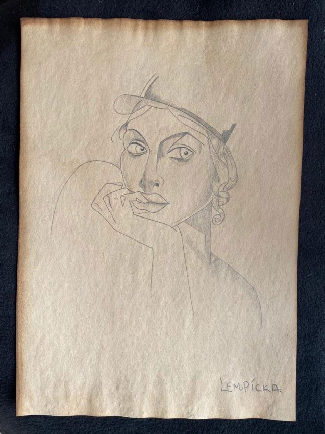 Signed & Stamped Tamara de Lempicka Drawing on paper: Signed and Stamped Tamara de Lempicka Drawing on Paper. . Aprox size 20 x 30 cms. This item has limited provenance, it doesnt have any documentation or cerfication, Sold "as is" to the manner or style