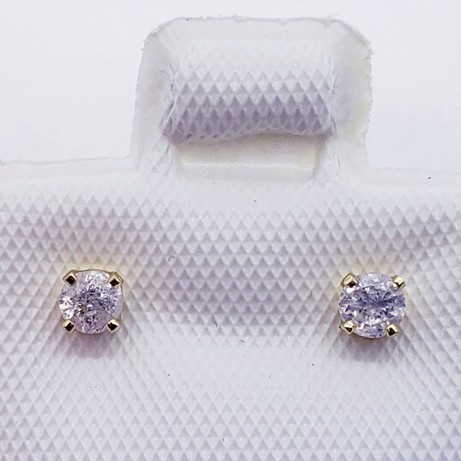 $500 14K  Diamond Stud(0.18ct) Earrings (1 of 4)